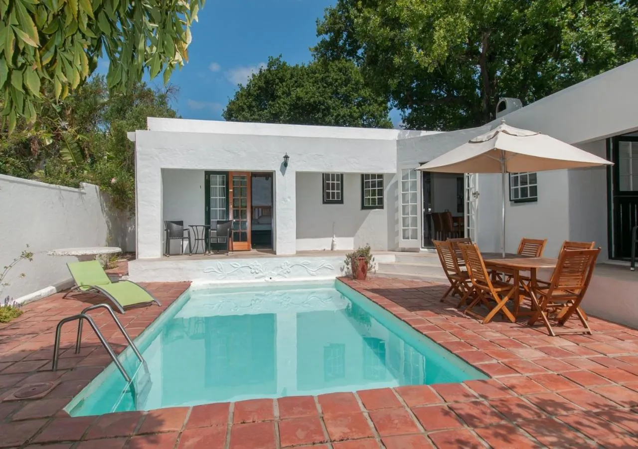 Swimming pool in Hotel Roosje van de Kaap