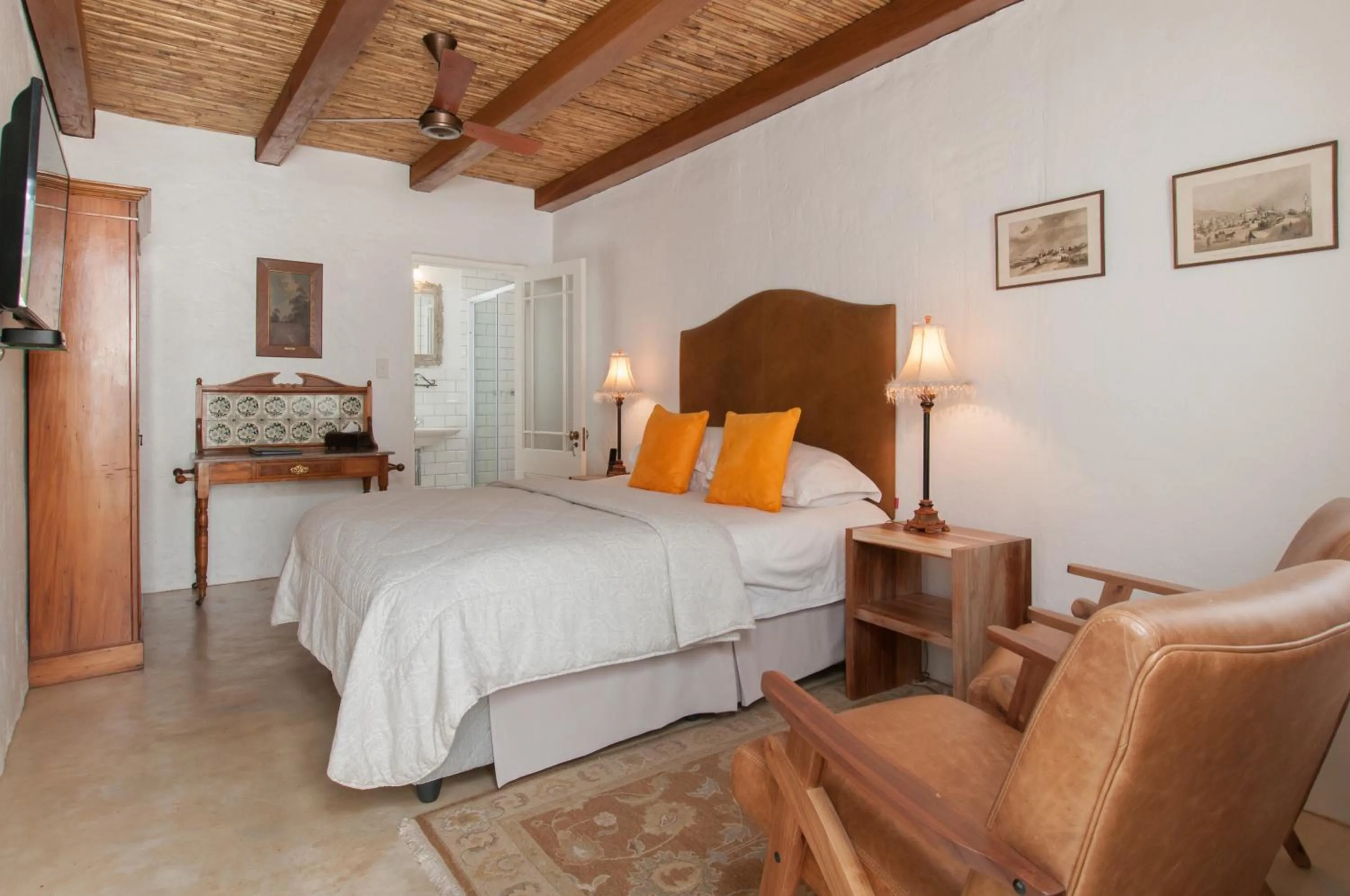 Photo of the whole room, Bed in Hotel Roosje van de Kaap