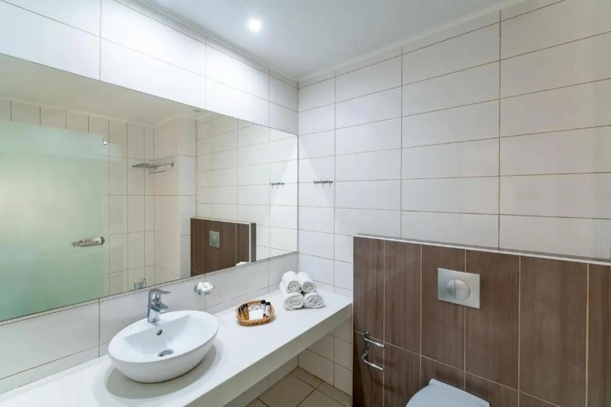 Bathroom in Cathrin Hotel