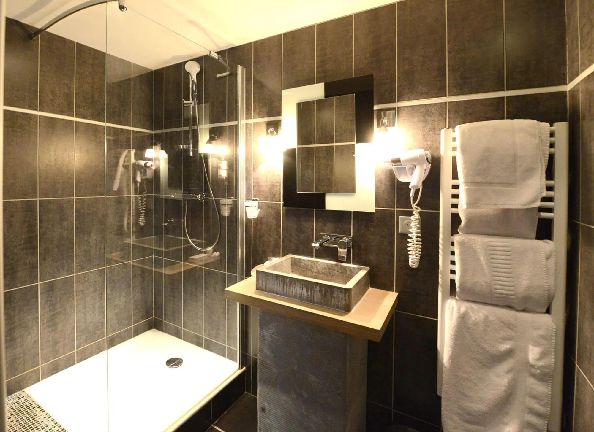 Bathroom in Hostellerie de la Renaissance