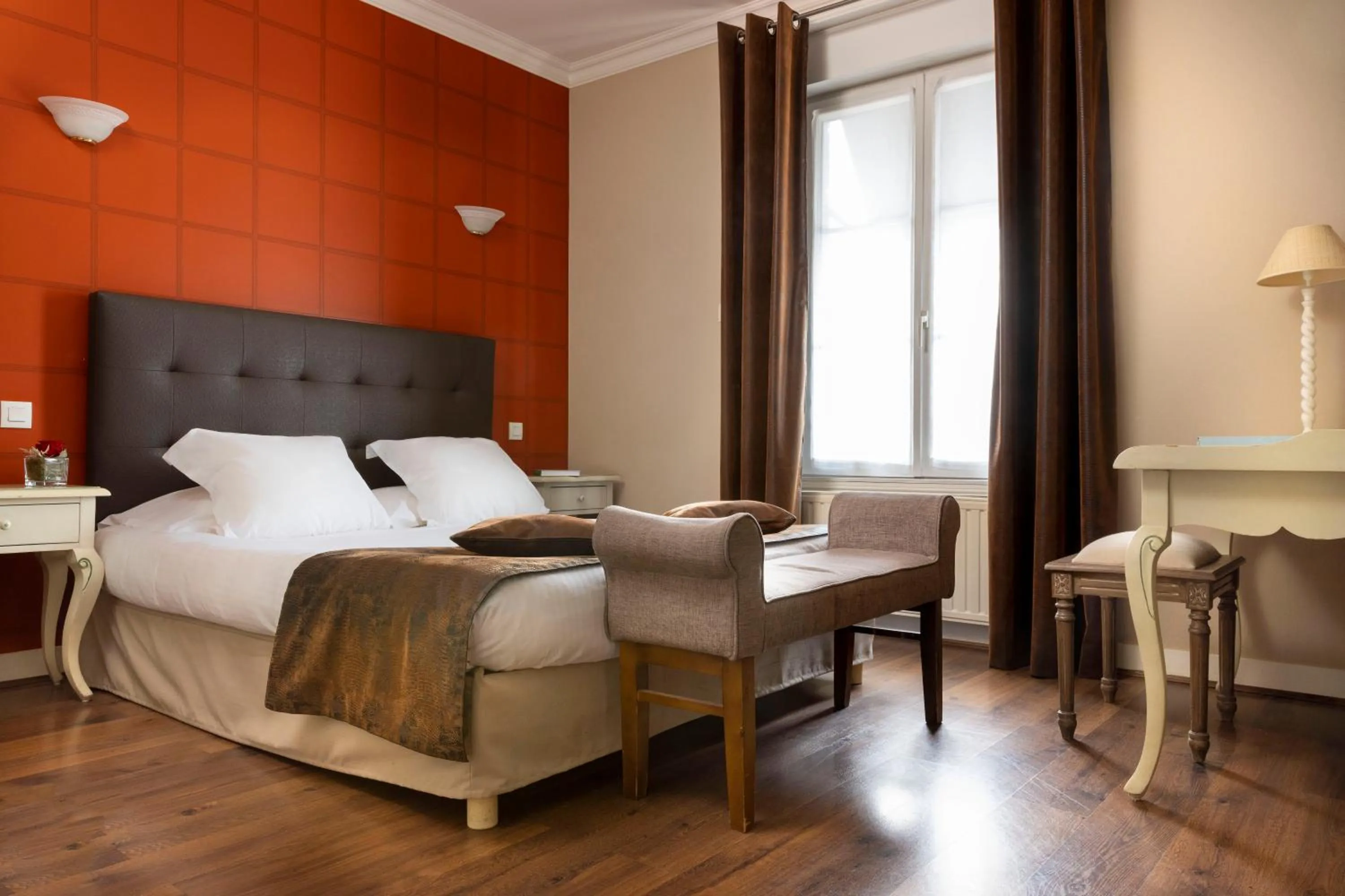 Bed in Hostellerie de la Renaissance