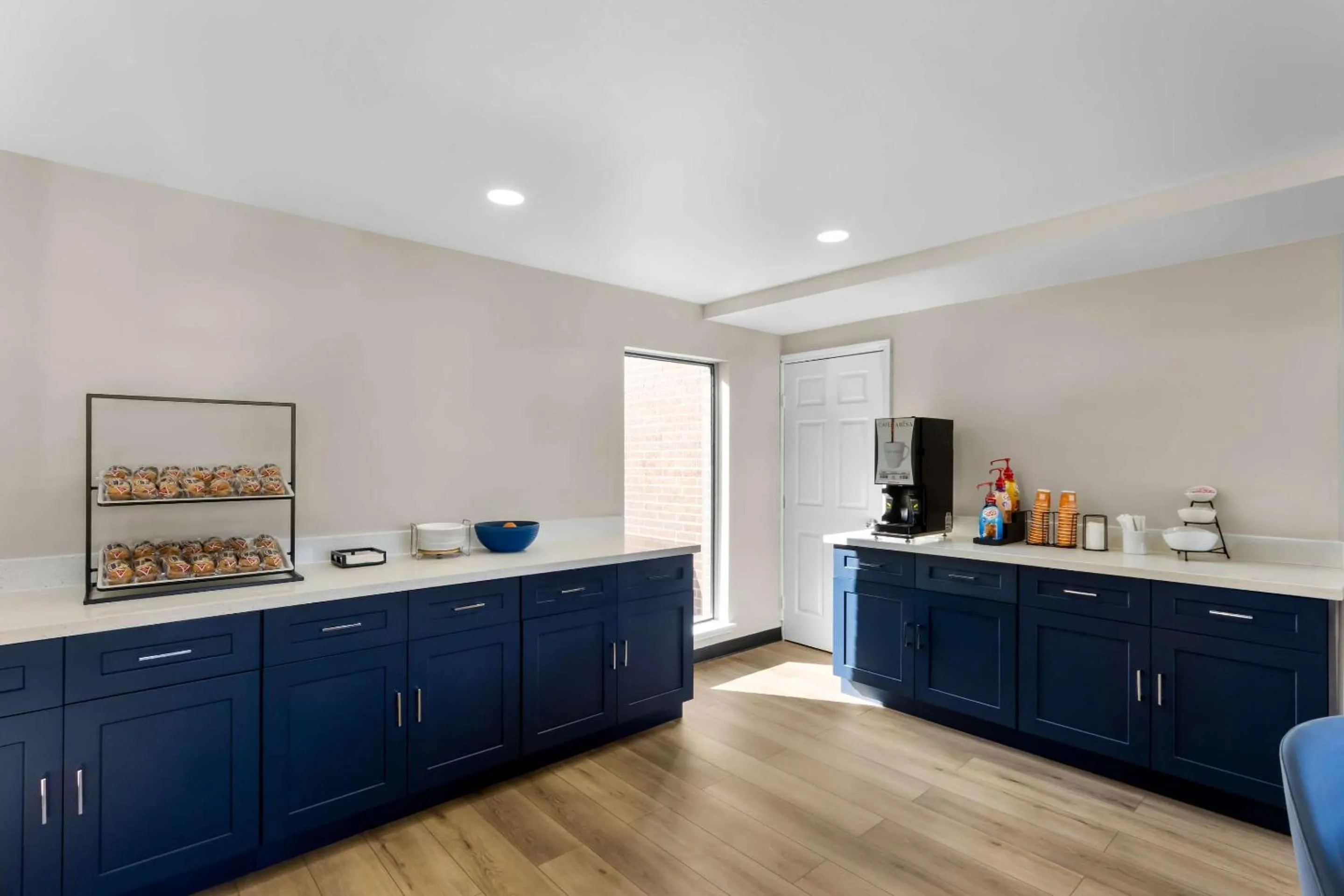 Breakfast in Motel 6-San Antonio, TX - Medical Center South