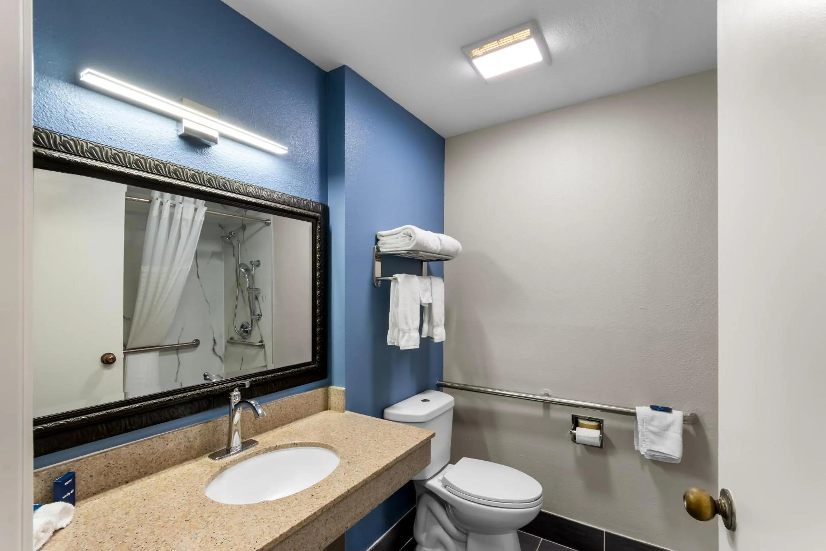 Bedroom in Park Inn by Radisson