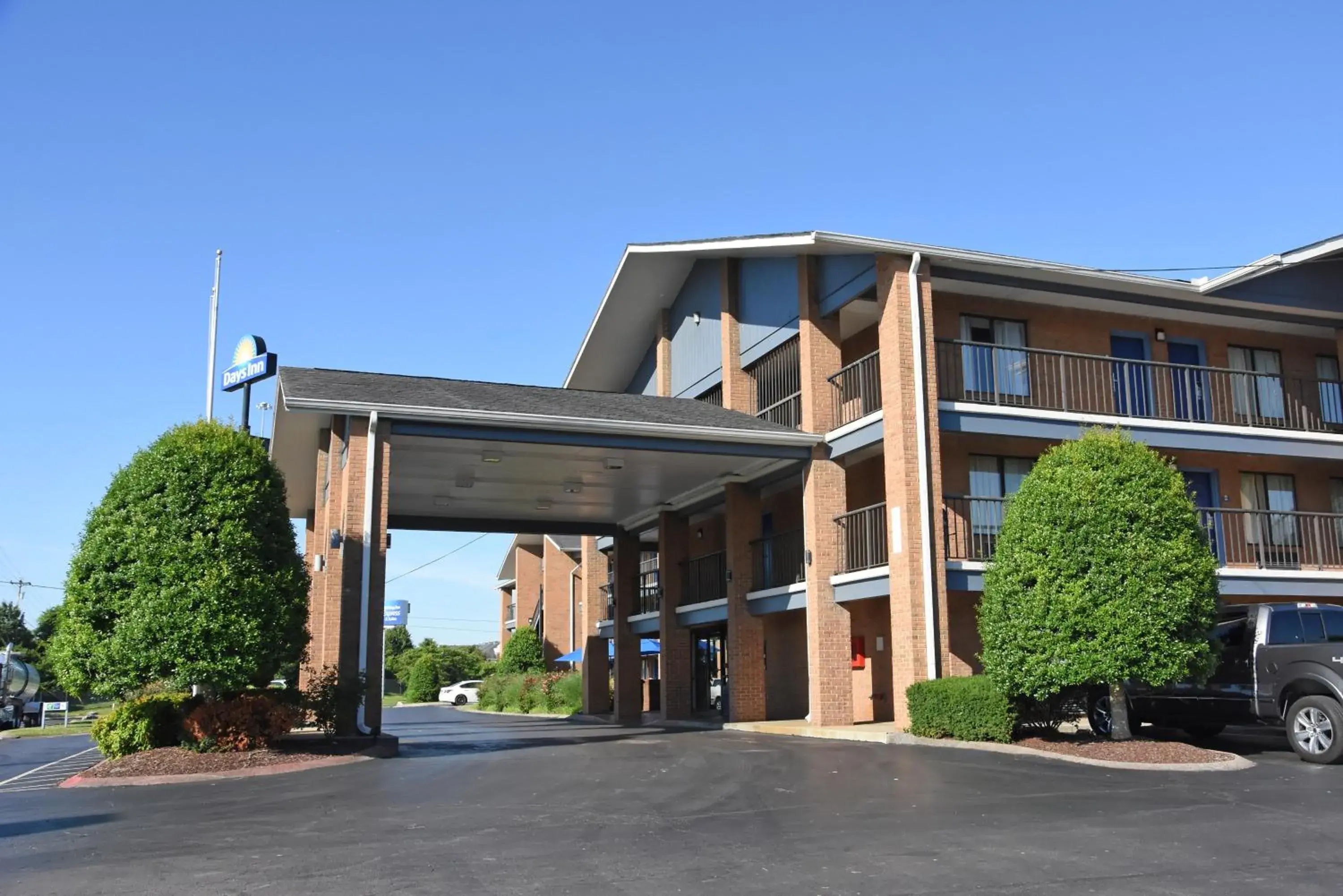 Property building in Days Inn by Wyndham Lebanon Property building in Days Inn by Wyndham Lebanon