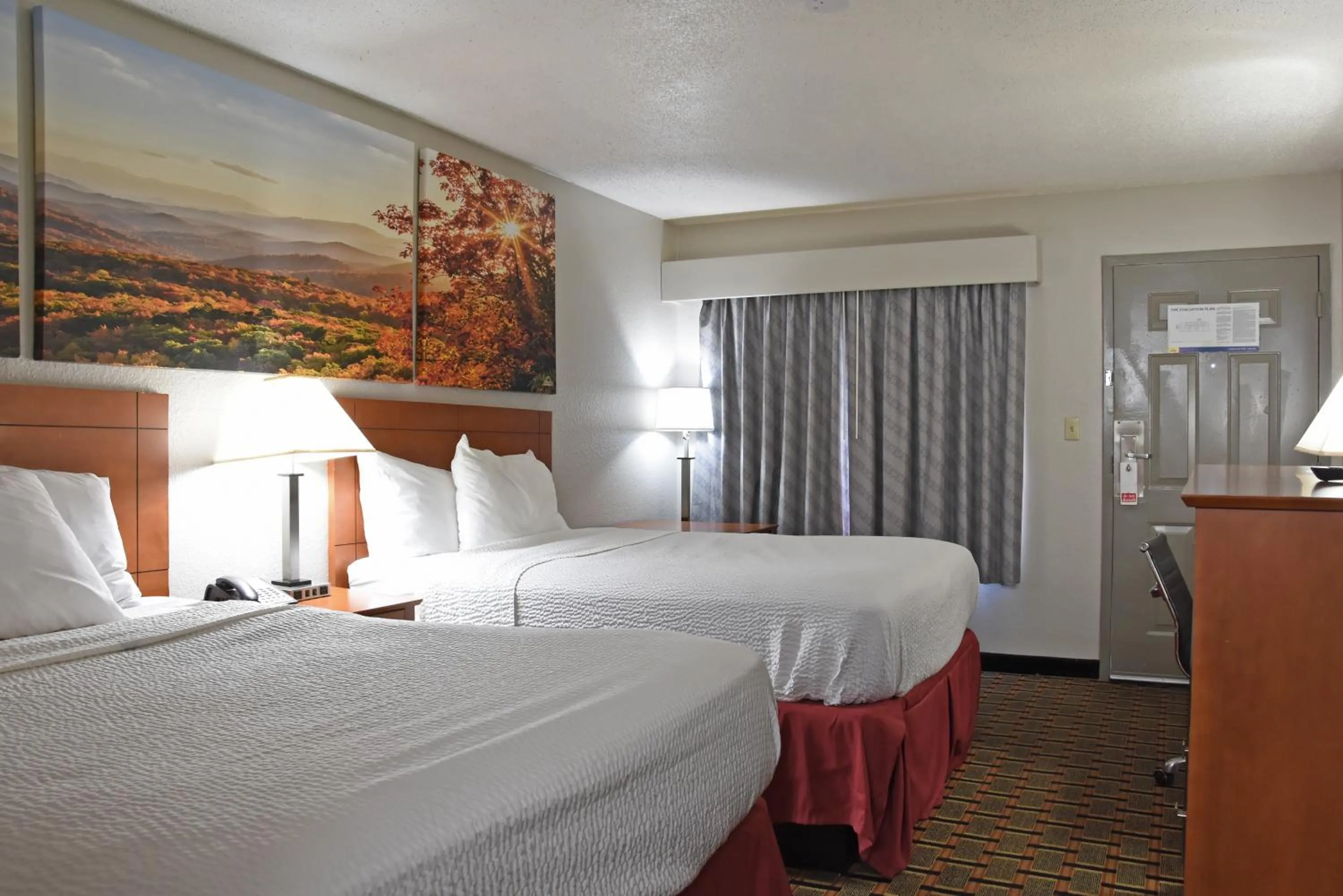 Photo of the whole room, Bed in Days Inn by Wyndham Lebanon