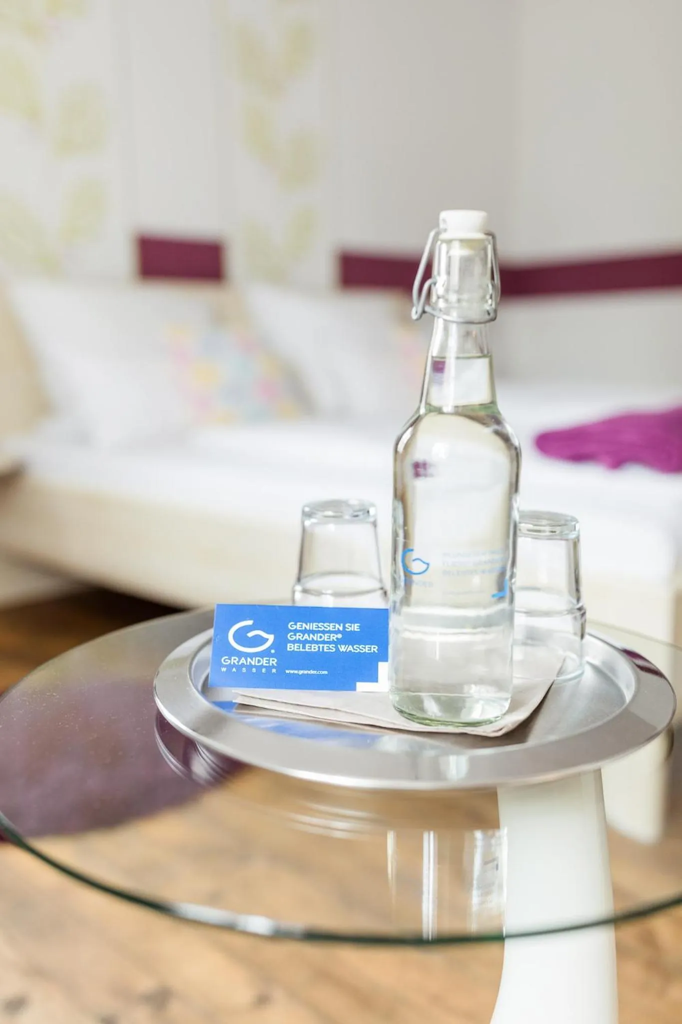 Bed in Hotel DAH-Inn