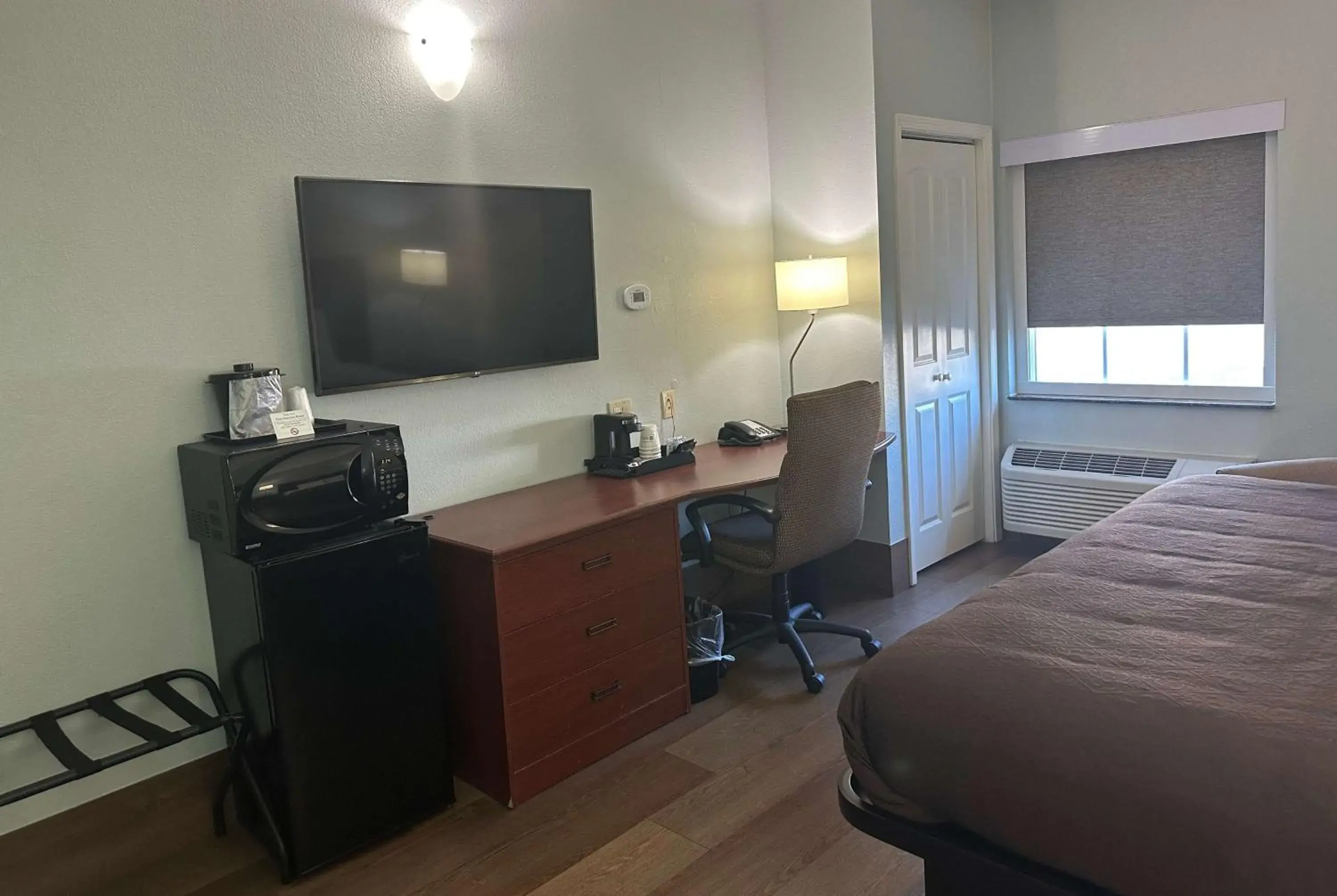 Photo of the whole room, Bed in Wingate by Wyndham Macon West I-475 Photo of the whole room, Bed in Wingate by Wyndham Macon West I-475