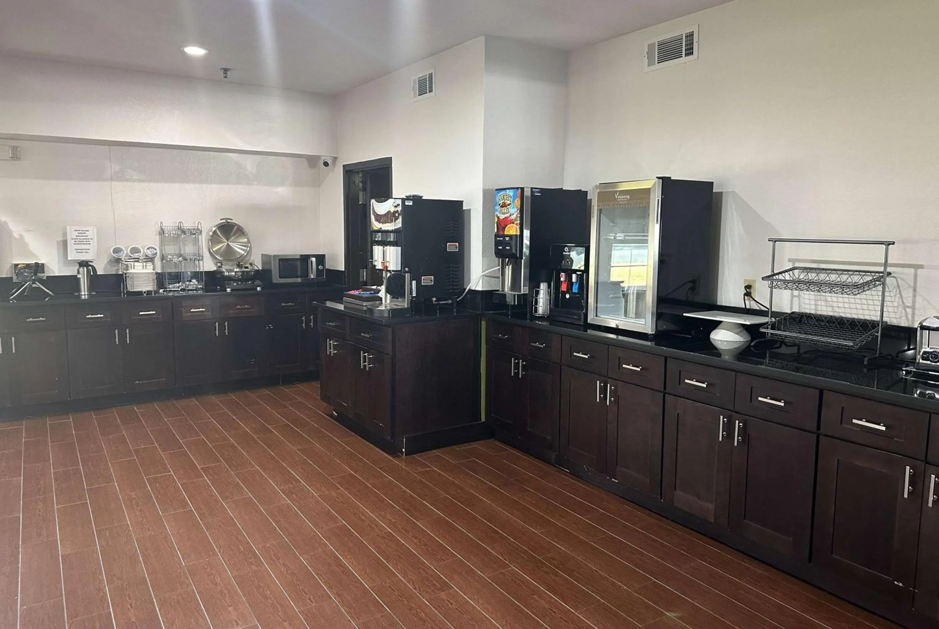 Breakfast in Wingate by Wyndham Macon West I-475