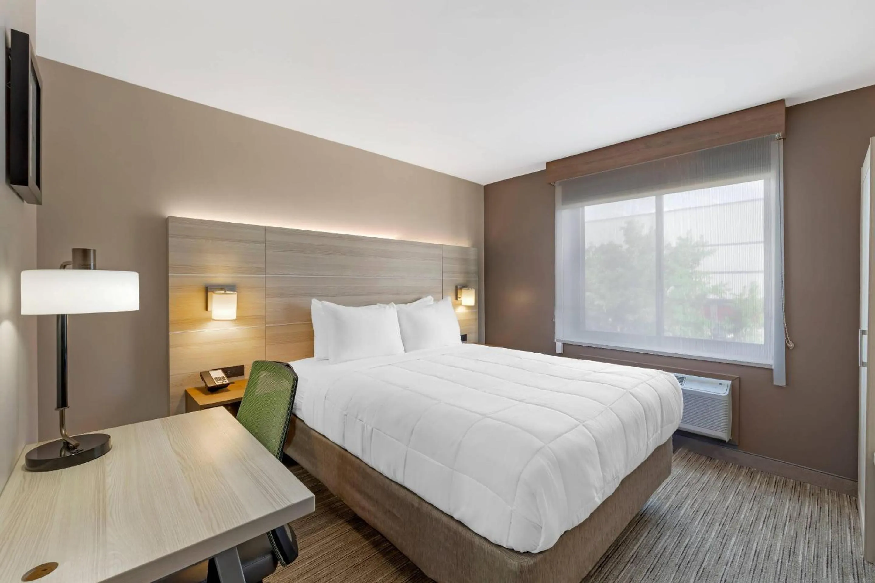 Bedroom, Bed in Country Inn & Suites by Radisson, Staten Island