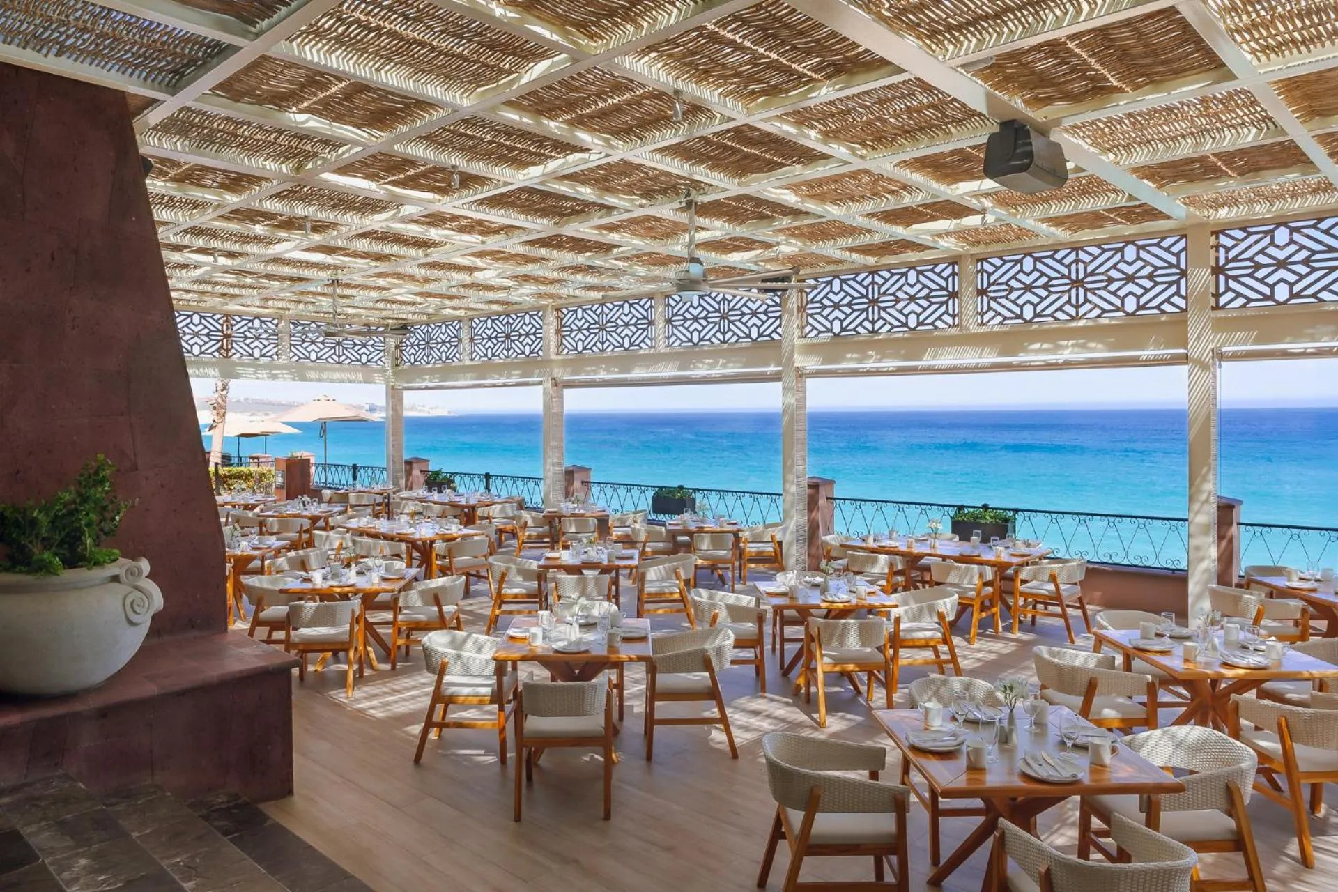 Restaurant/places to eat in Villa del Arco Beach Resort & Spa