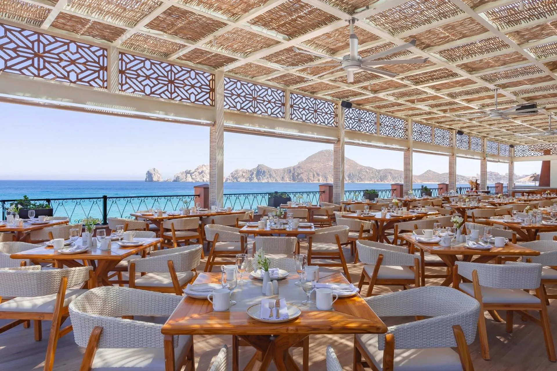 Restaurant/places to eat in Villa del Arco Beach Resort & Spa