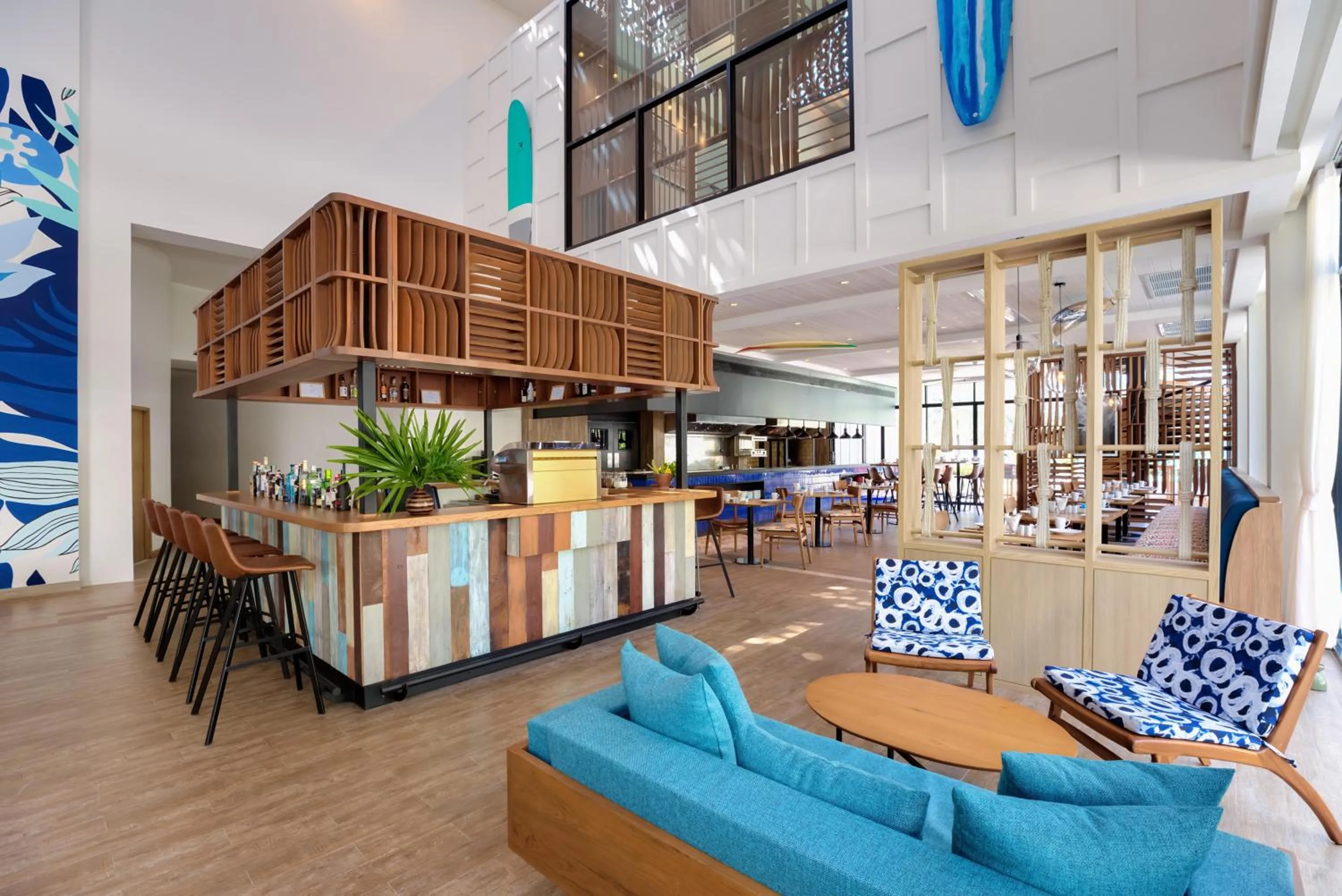 Restaurant/places to eat in OUTRIGGER Surin Beach Resort