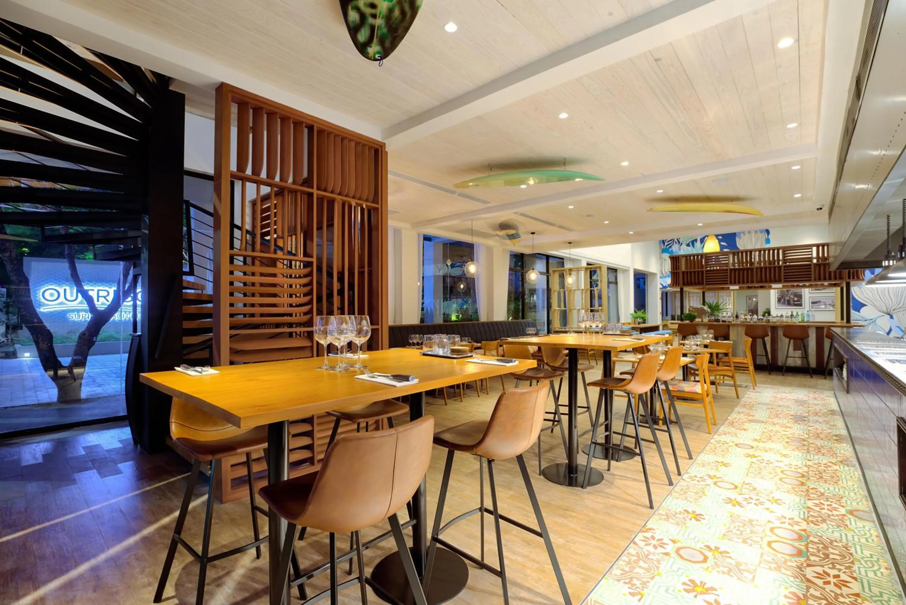 Restaurant/places to eat in OUTRIGGER Surin Beach Resort