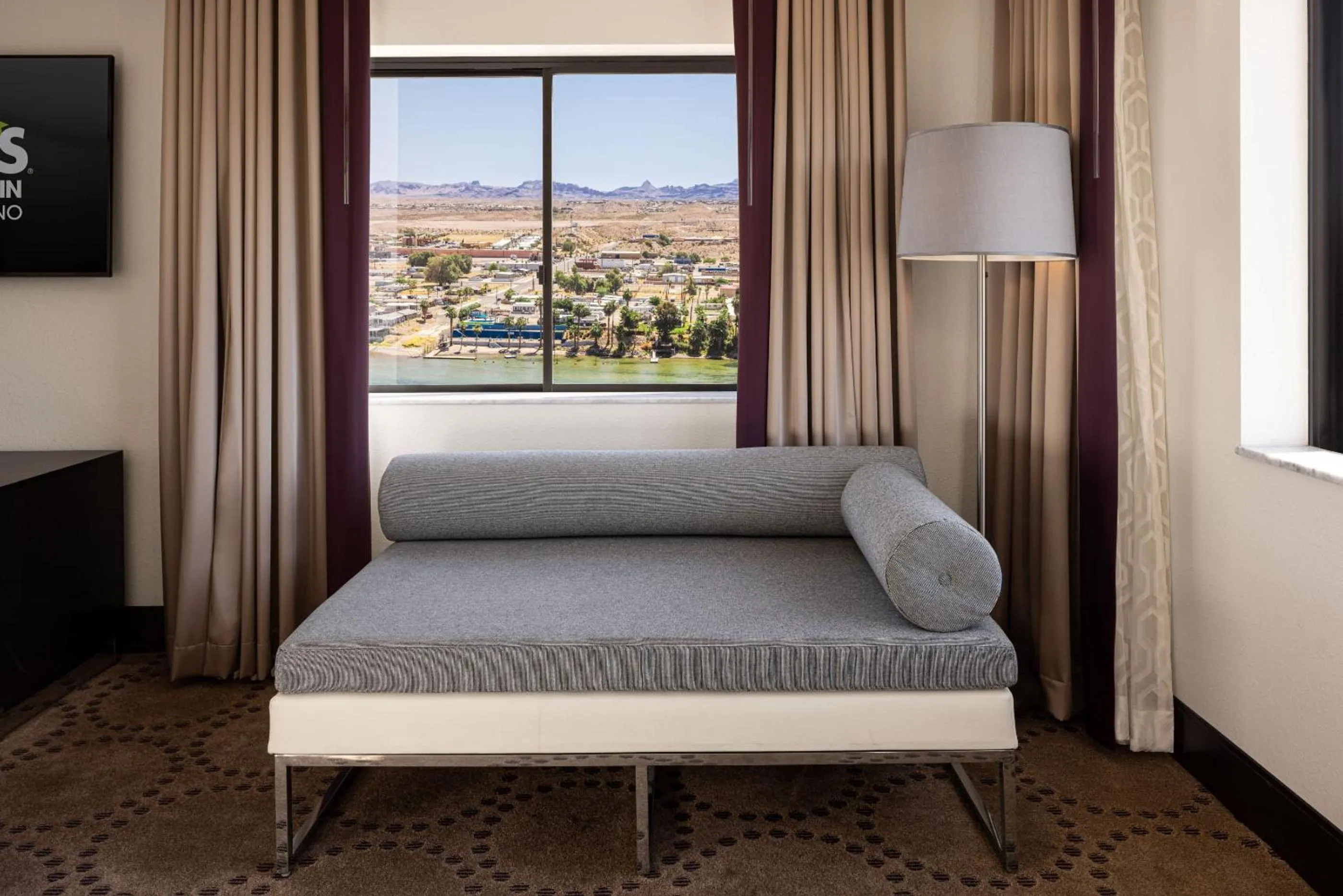 Seating area in Harrah's Laughlin, A Caesars Destination