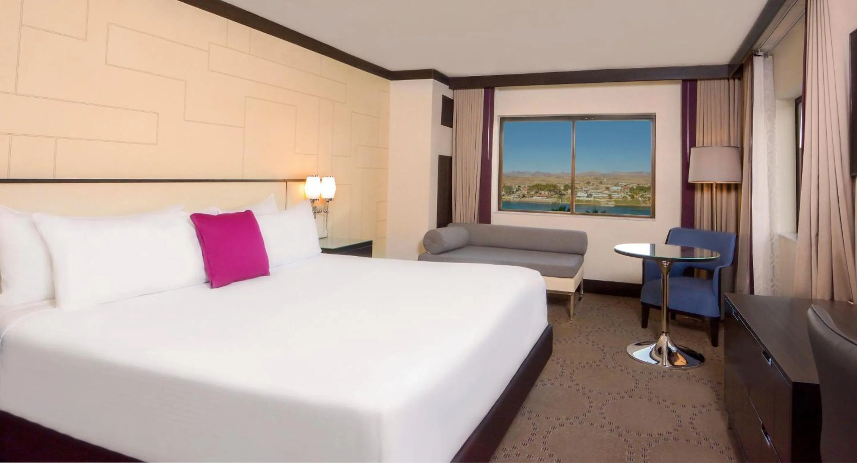 Bed in Harrah's Laughlin, A Caesars Destination