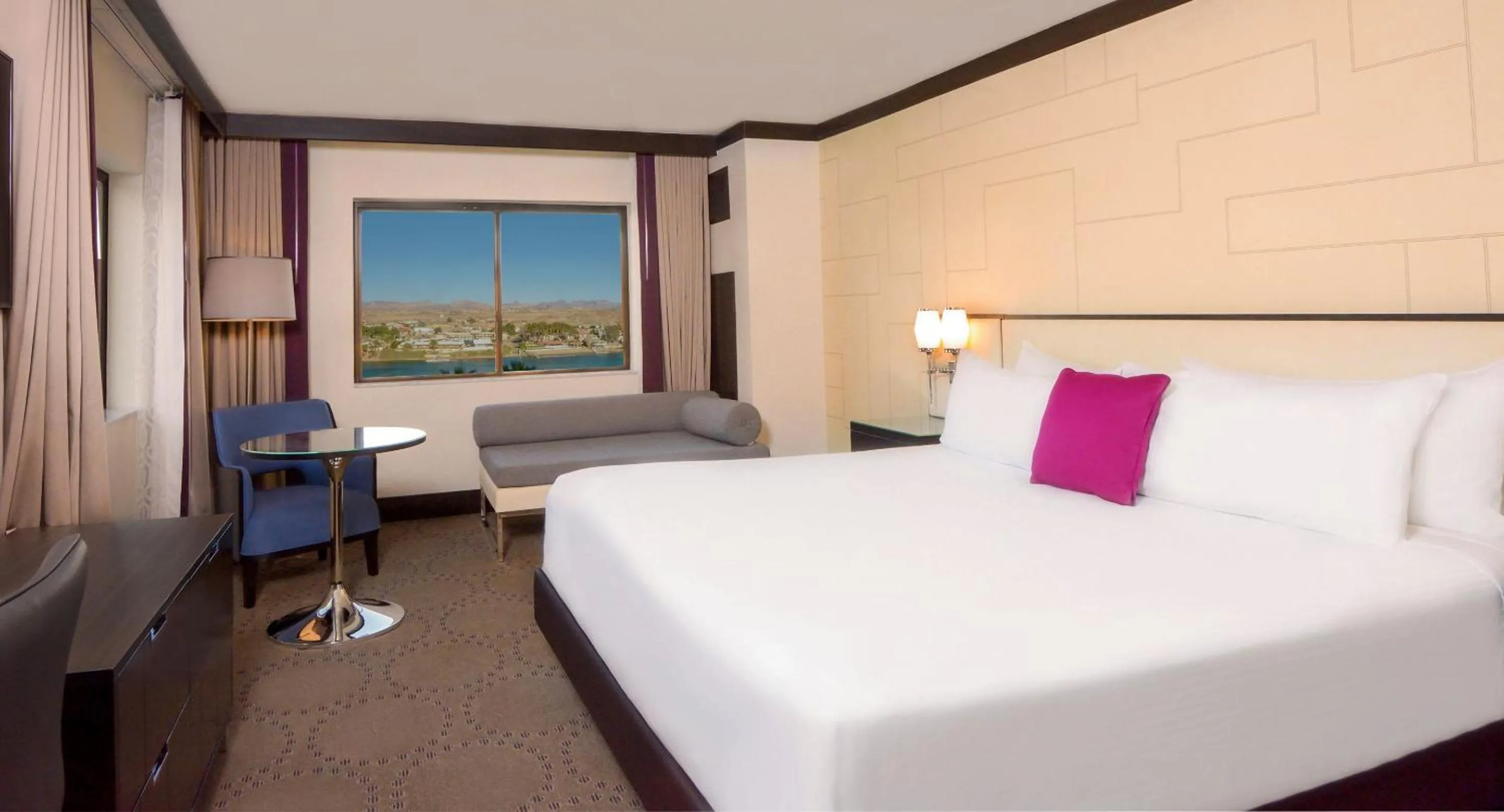 Bed in Harrah's Laughlin, A Caesars Destination