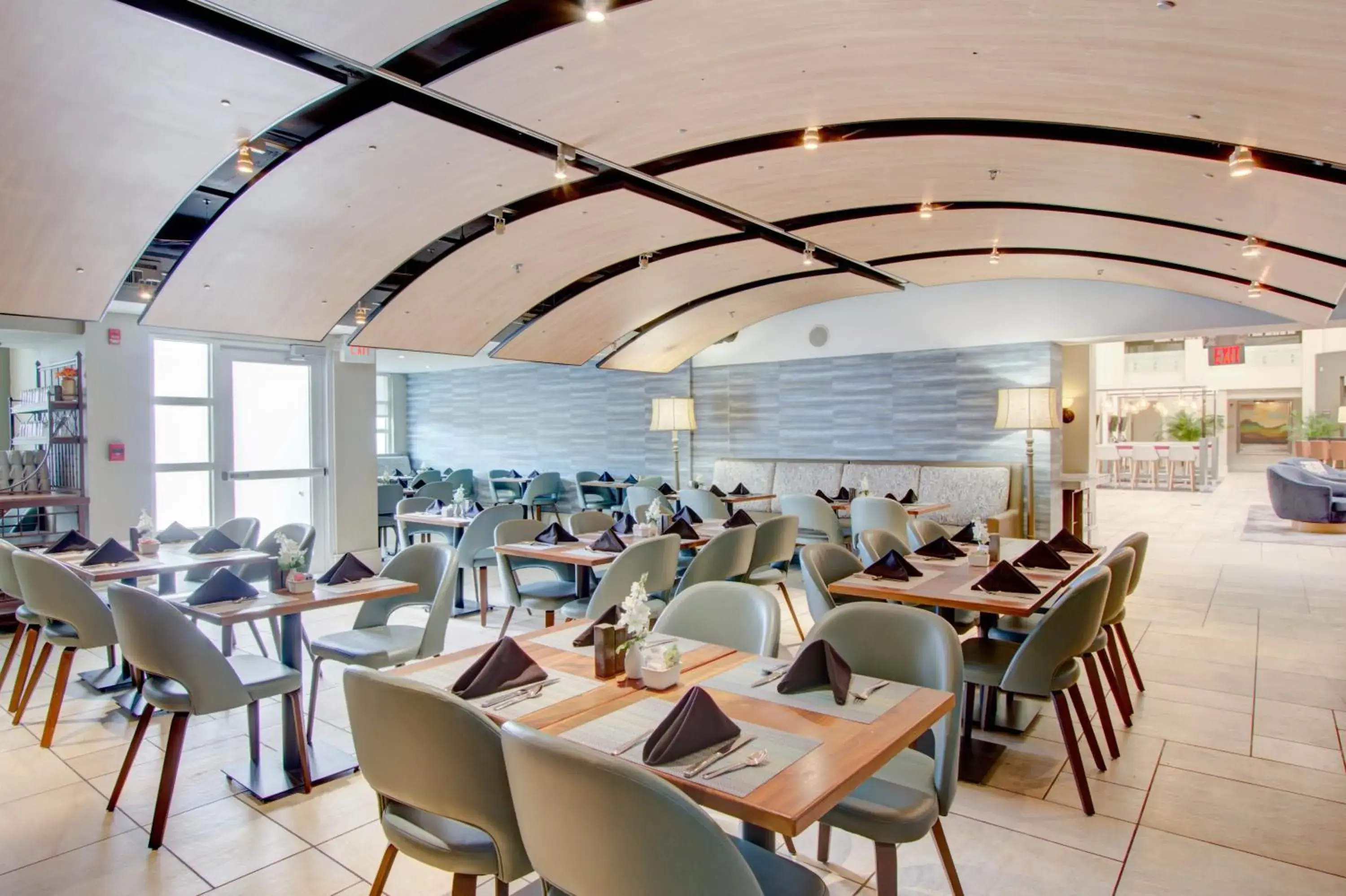 Restaurant/places to eat in Crowne Plaza Charleston by IHG Restaurant/places to eat in Crowne Plaza Charleston by IHG