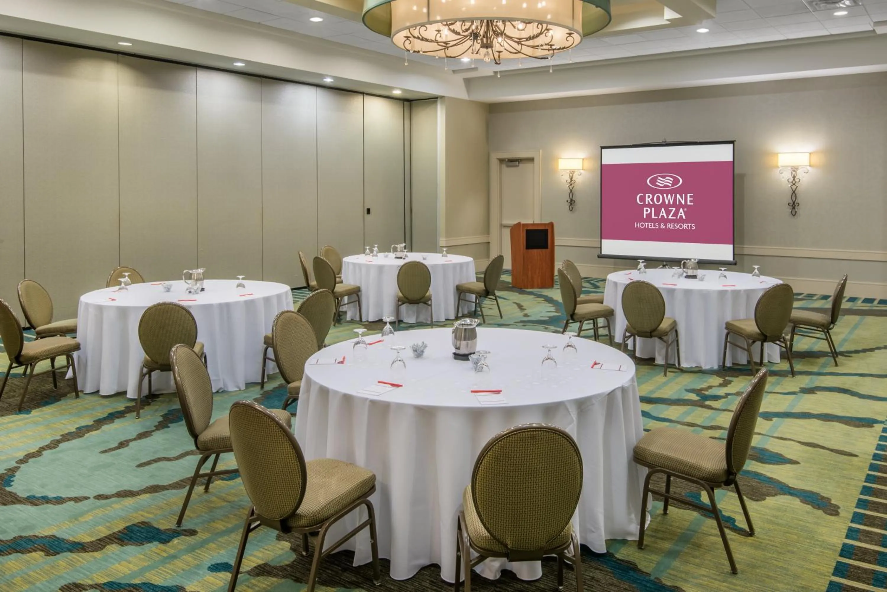Meeting/conference room in Crowne Plaza Charleston by IHG