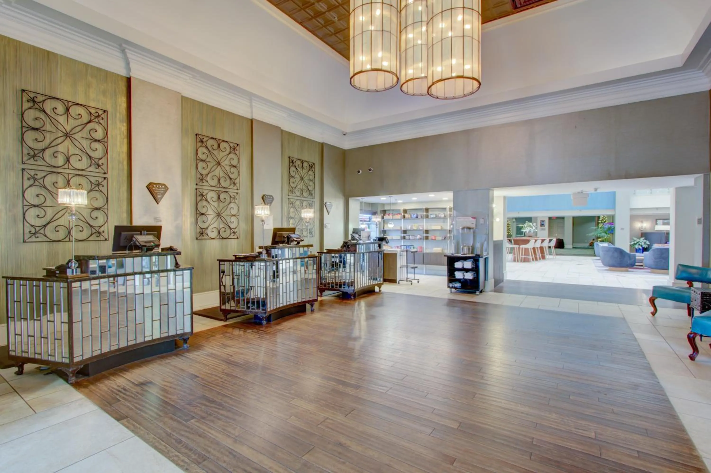 Property building in Crowne Plaza Charleston by IHG