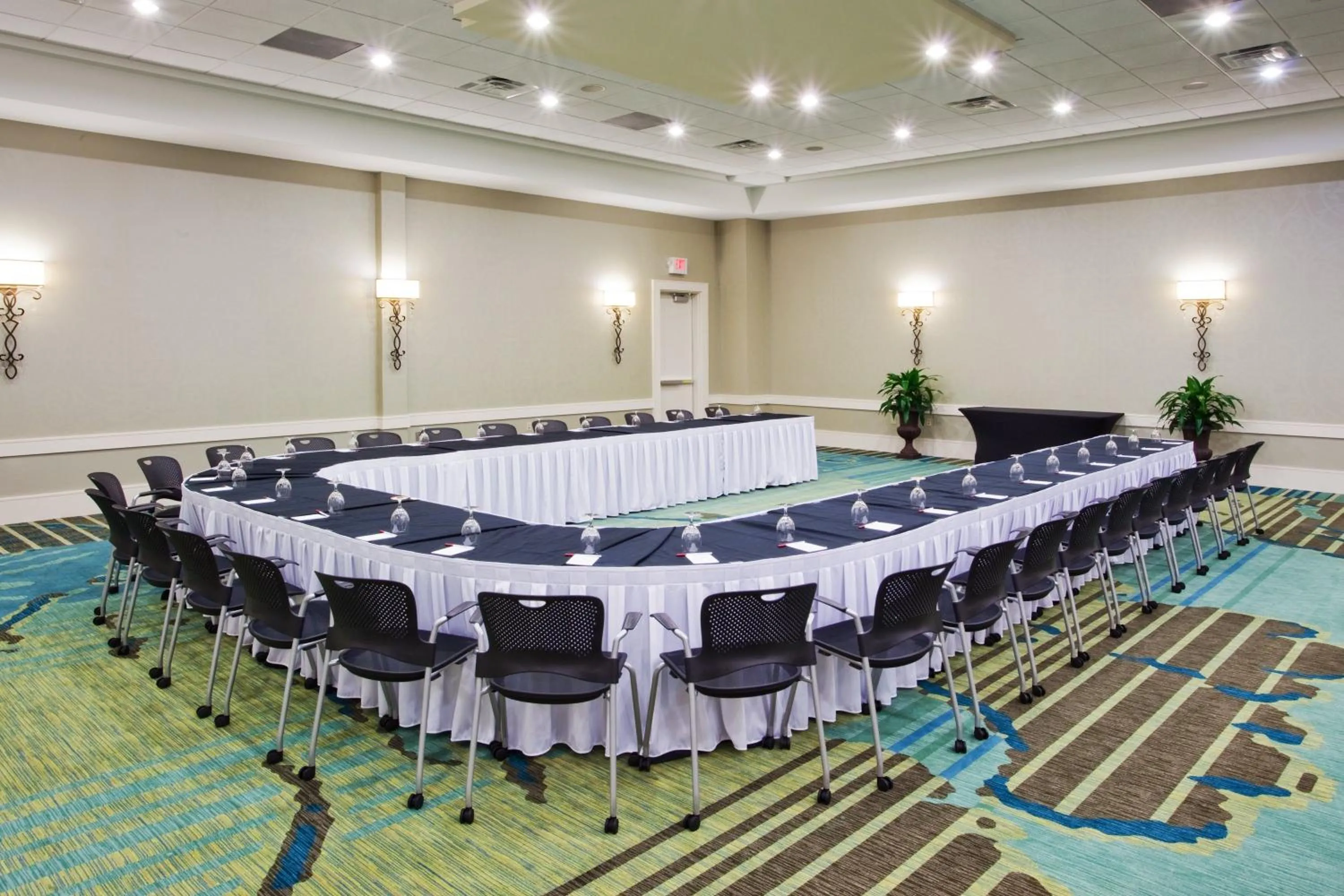 Meeting/conference room in Crowne Plaza Charleston by IHG