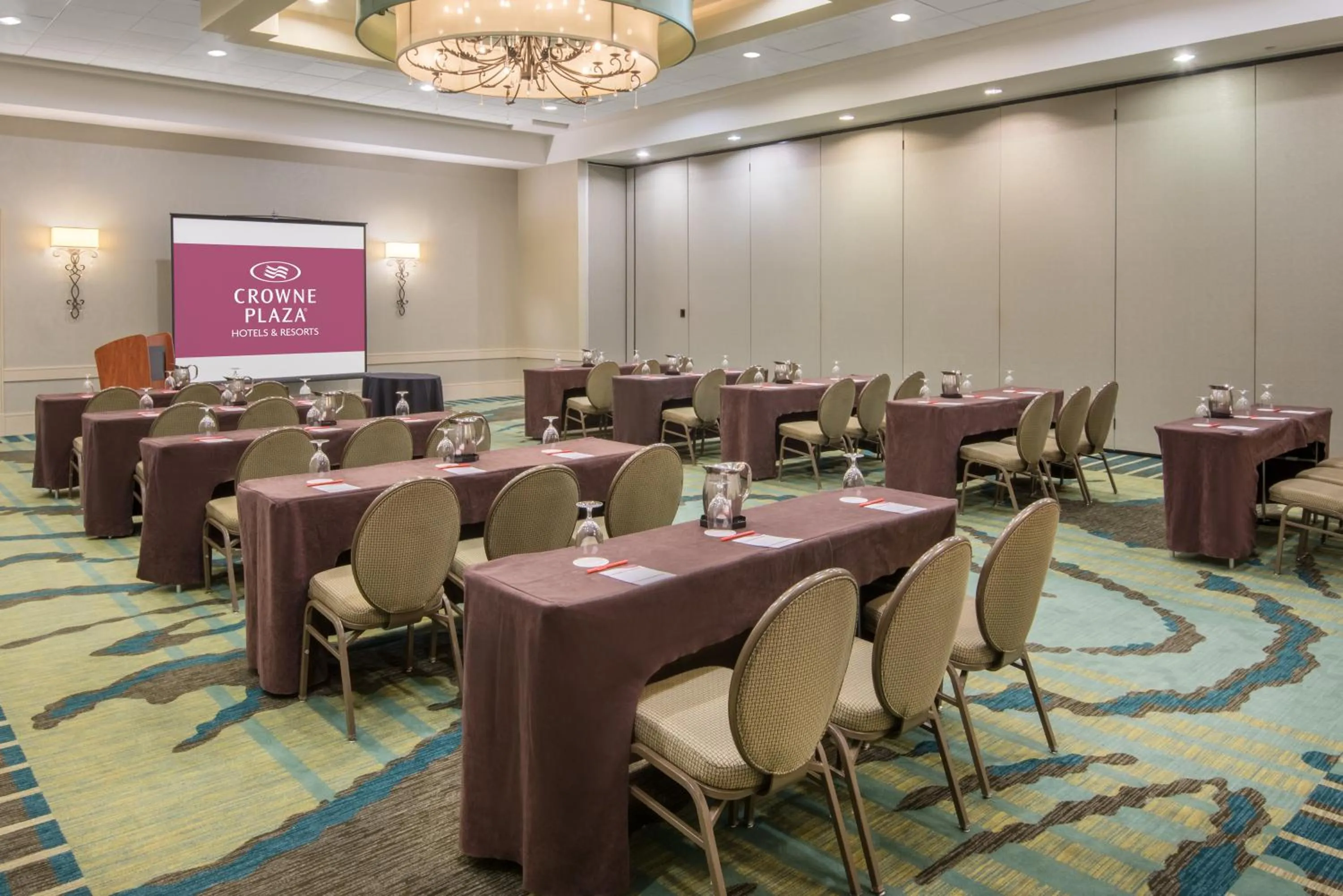Meeting/conference room in Crowne Plaza Charleston by IHG