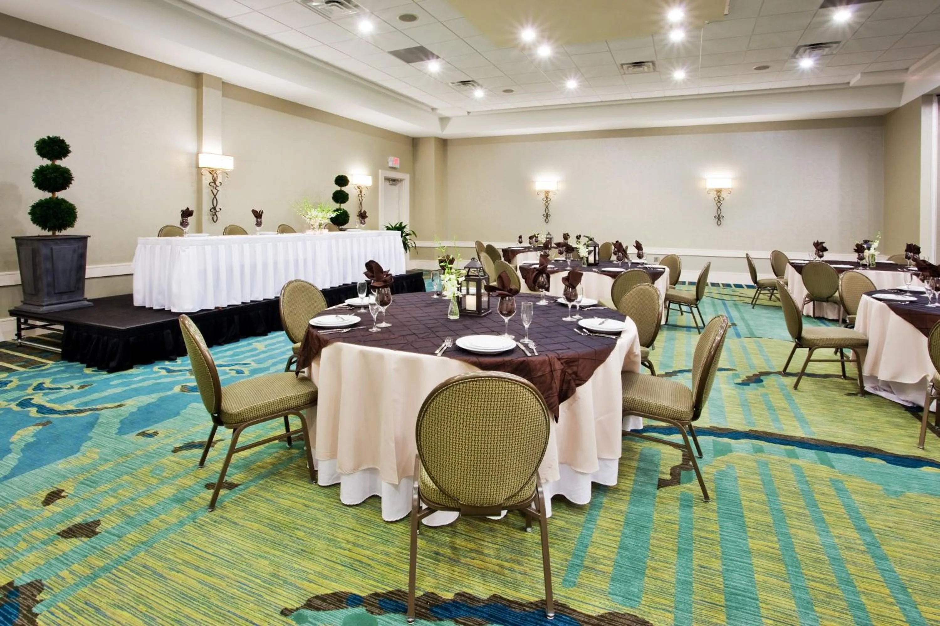 Meeting/conference room in Crowne Plaza Charleston by IHG
