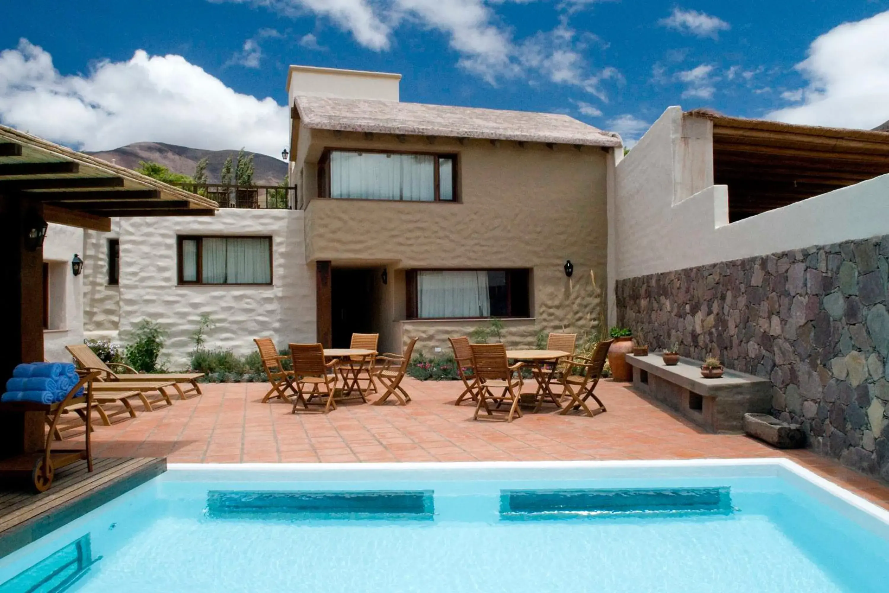 Swimming pool in Hotel Marqués De Tojo Swimming pool in Hotel Marqués De Tojo