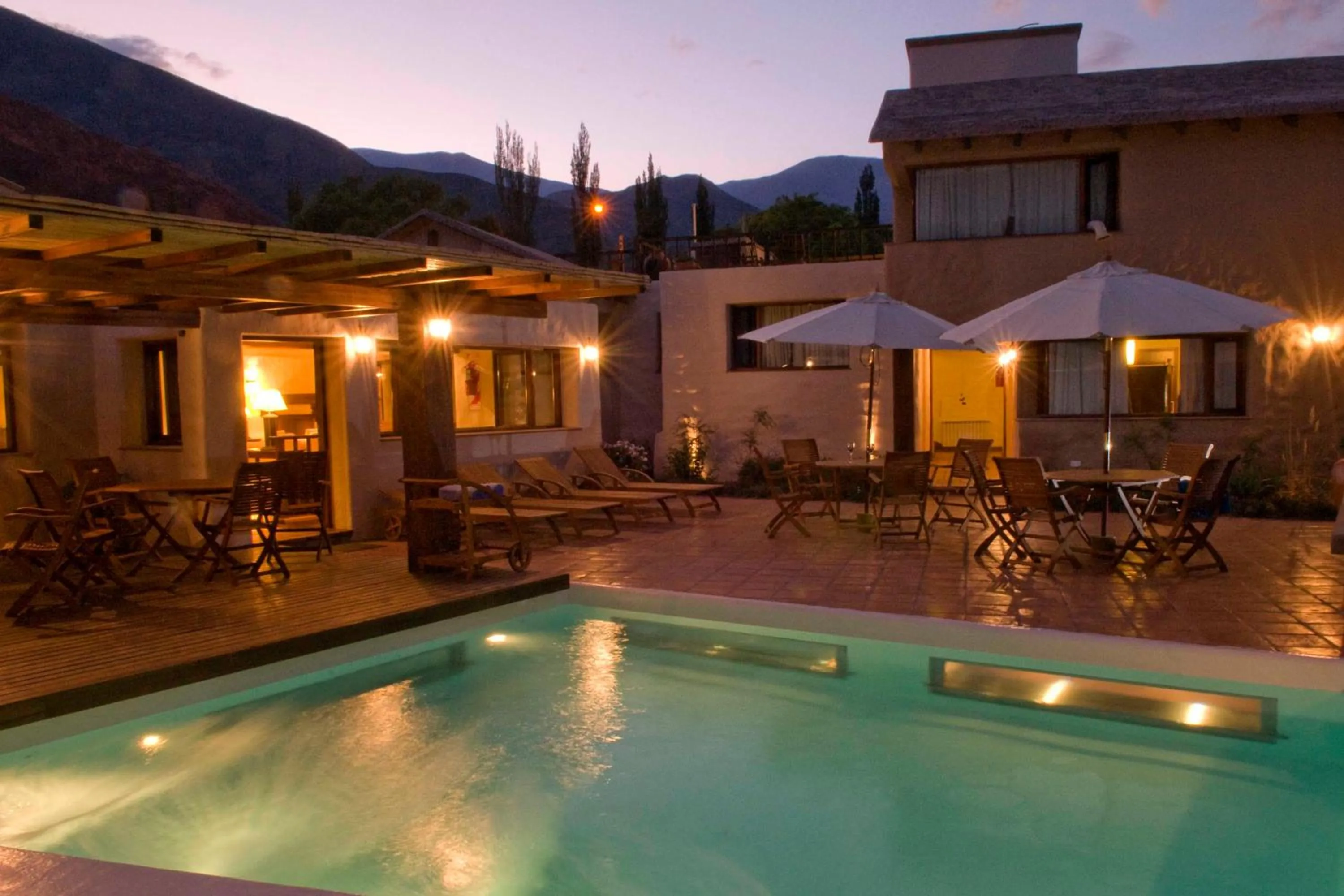 Swimming pool in Hotel Marqués De Tojo