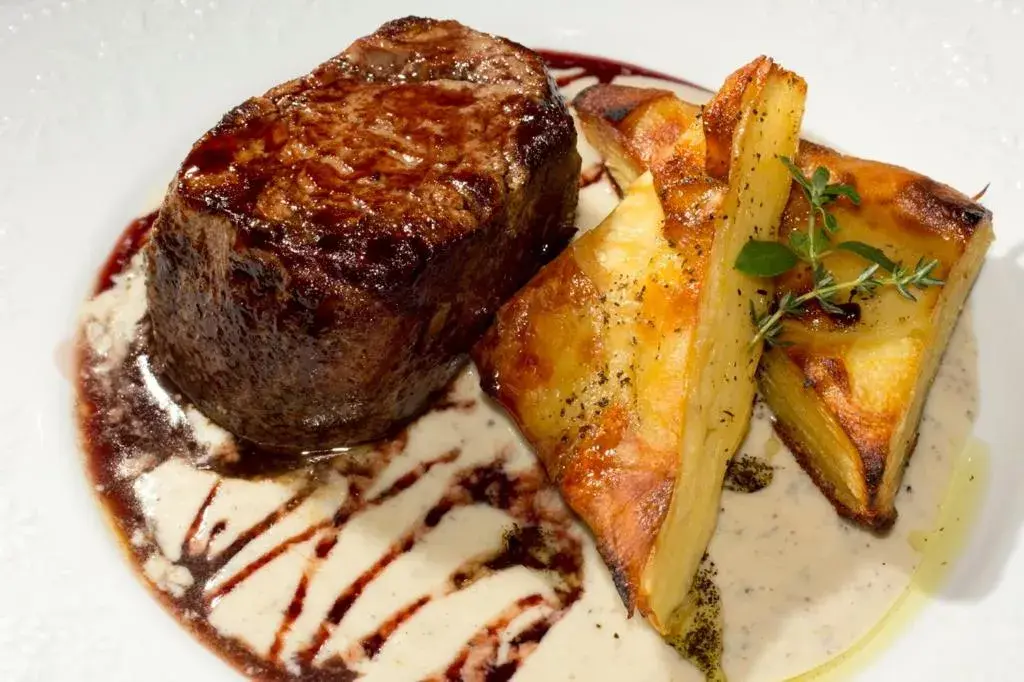 Restaurant/places to eat in Hotel Marqués De Tojo Restaurant/places to eat in Hotel Marqués De Tojo