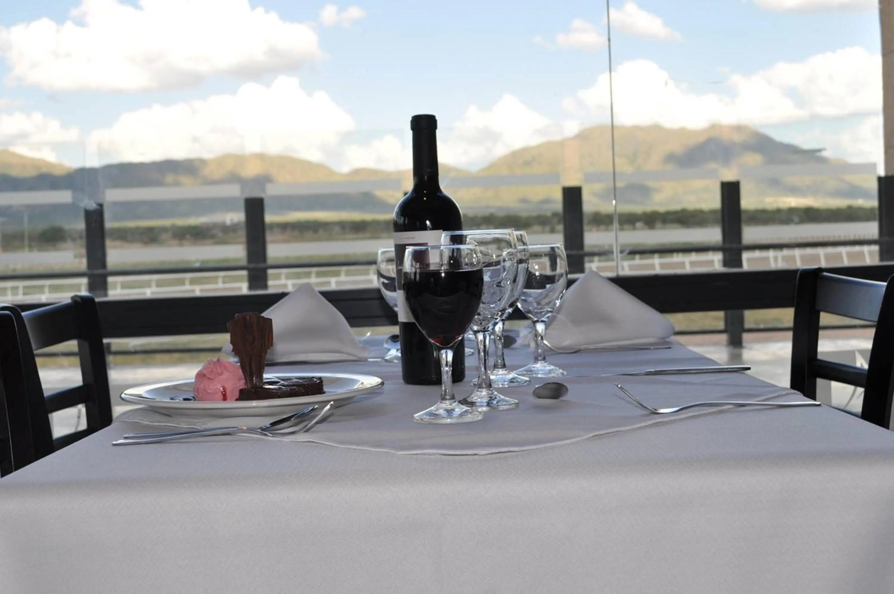 Alcoholic drinks in Epic Hotel San Luis