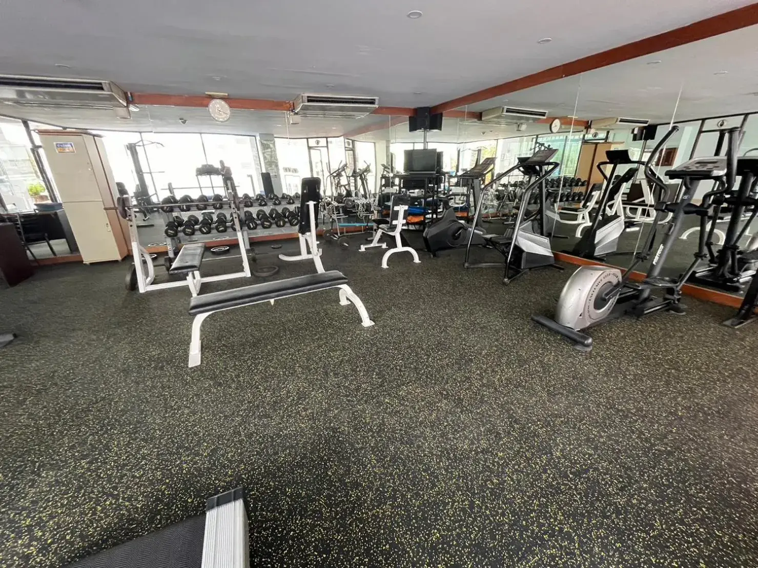 Fitness centre/facilities in Tai Pan Hotel Fitness centre/facilities in Tai Pan Hotel