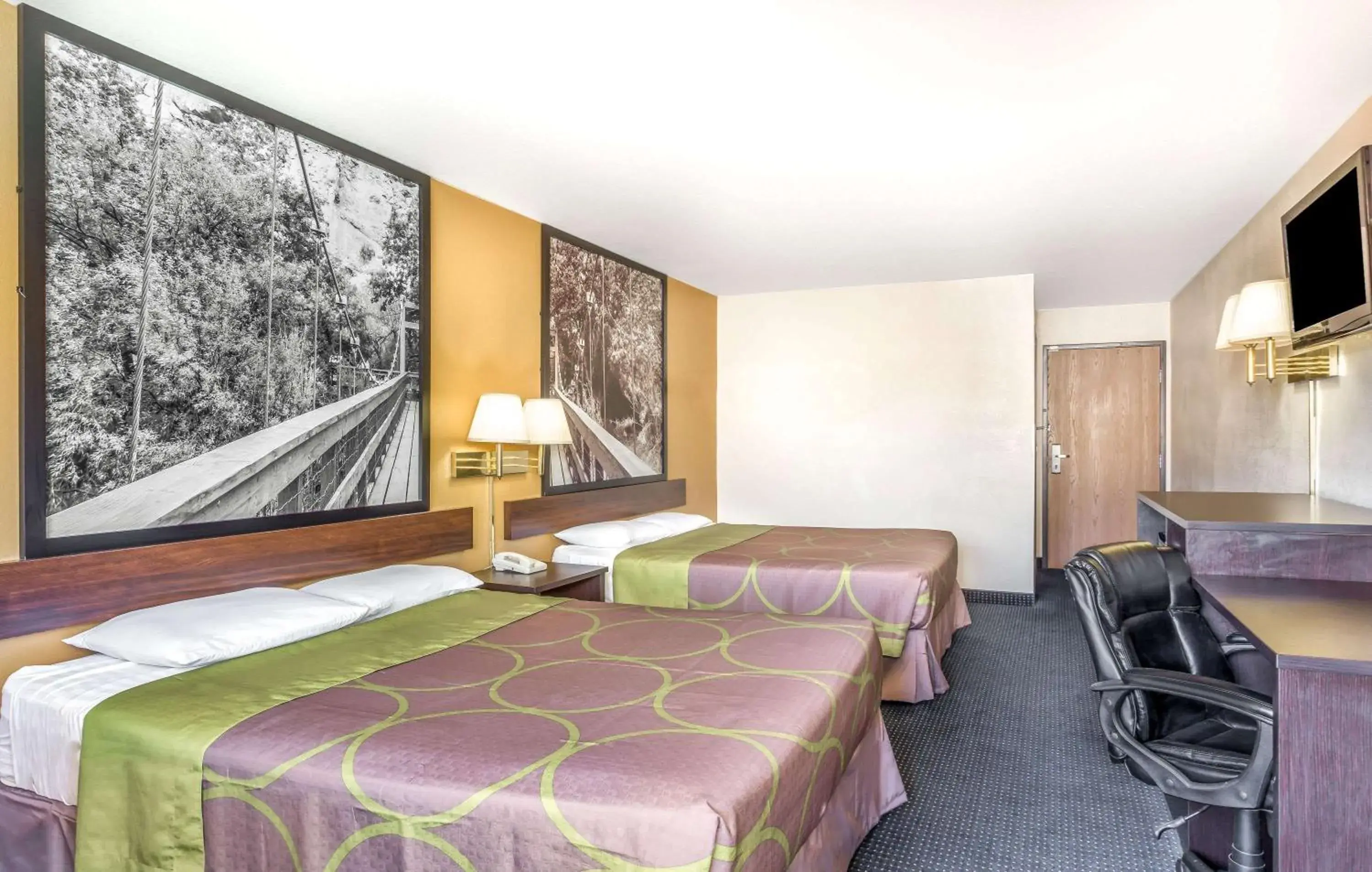 On site, Bed in Super 8 by Wyndham Mesa Gilbert On site, Bed in Super 8 by Wyndham Mesa Gilbert