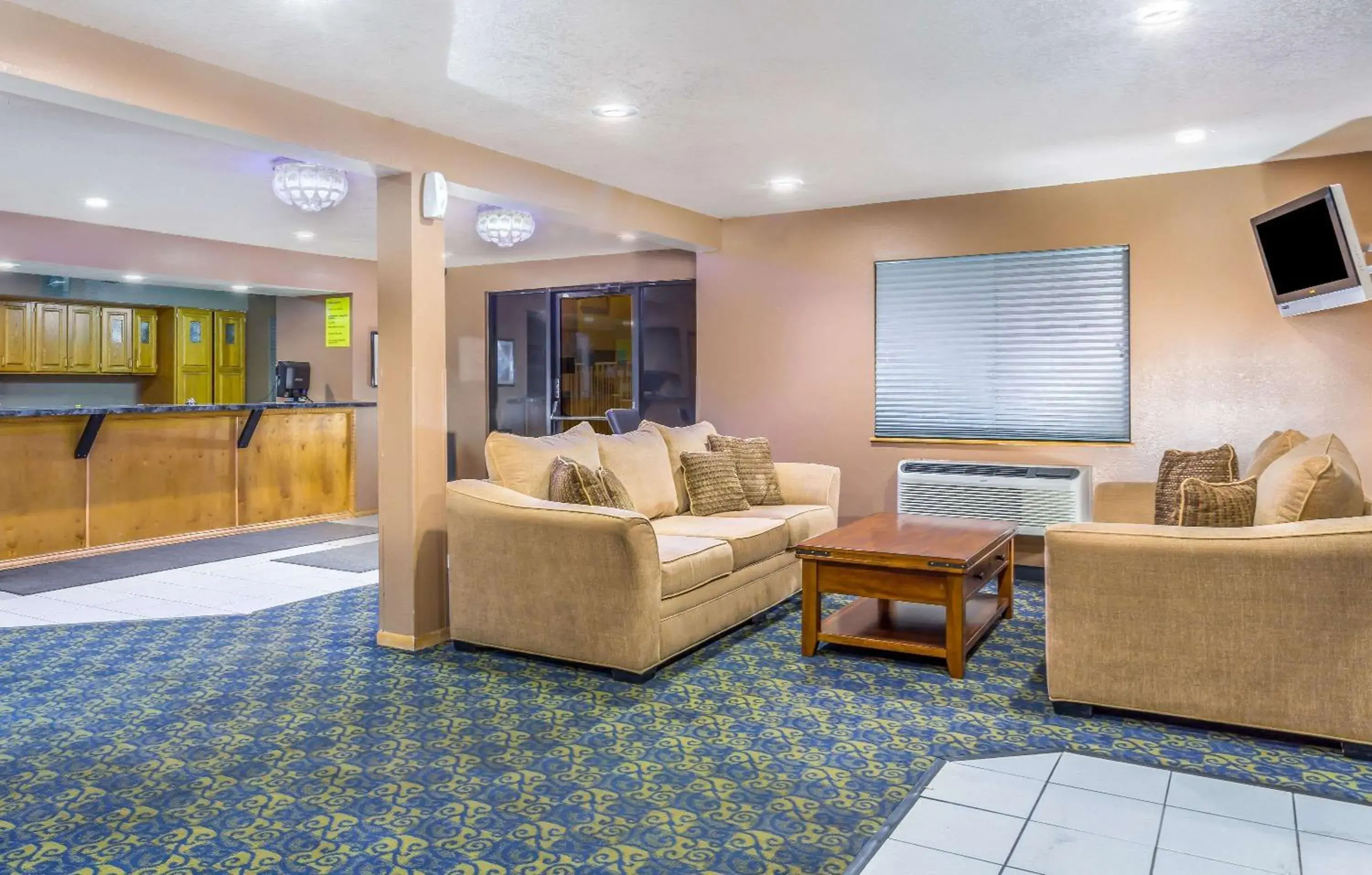 Lobby or reception in Super 8 by Wyndham Mesa Gilbert Lobby or reception in Super 8 by Wyndham Mesa Gilbert
