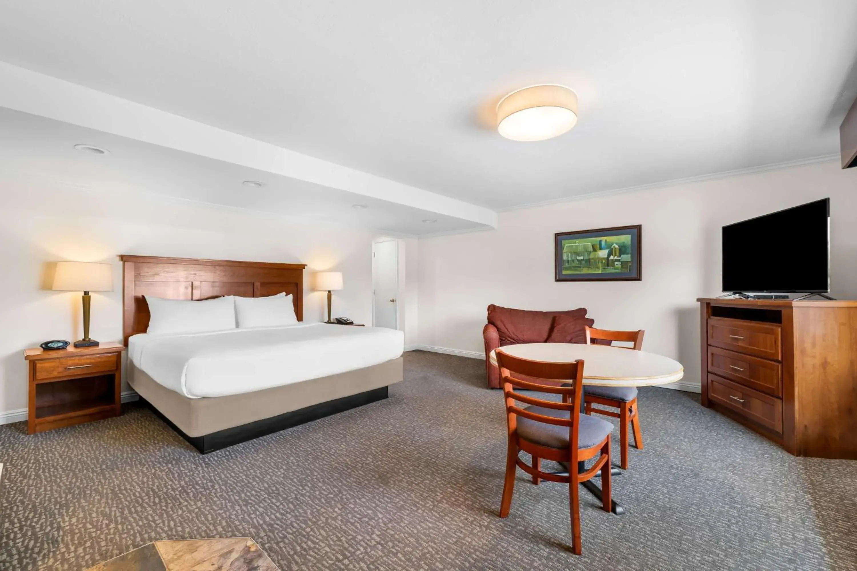 Queen Room with River View - Non-Smoking in Best Western Driftwood Inn Queen Room with River View - Non-Smoking in Best Western Driftwood Inn