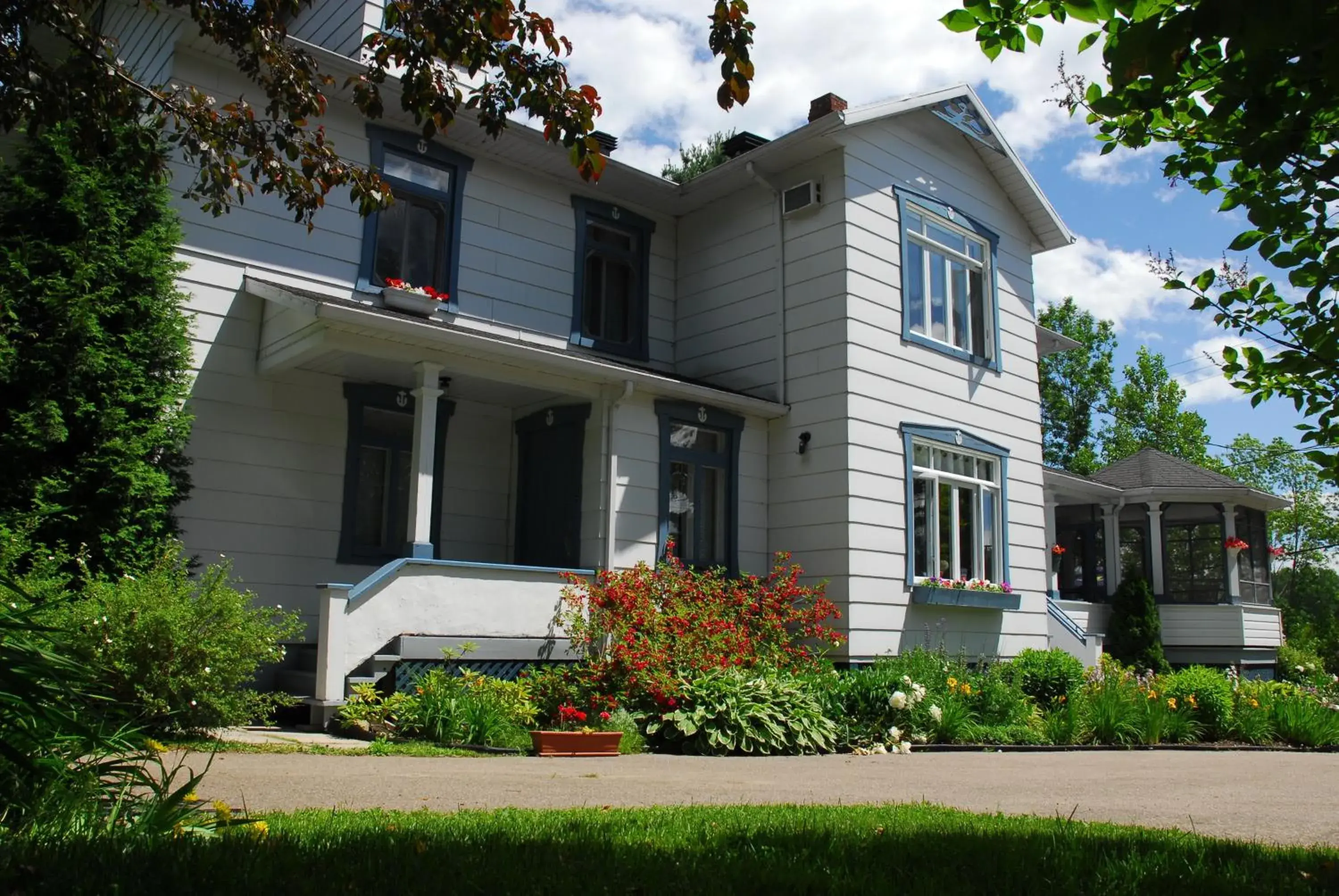Auberge la maison sous les pins Auberge la maison sous les pins