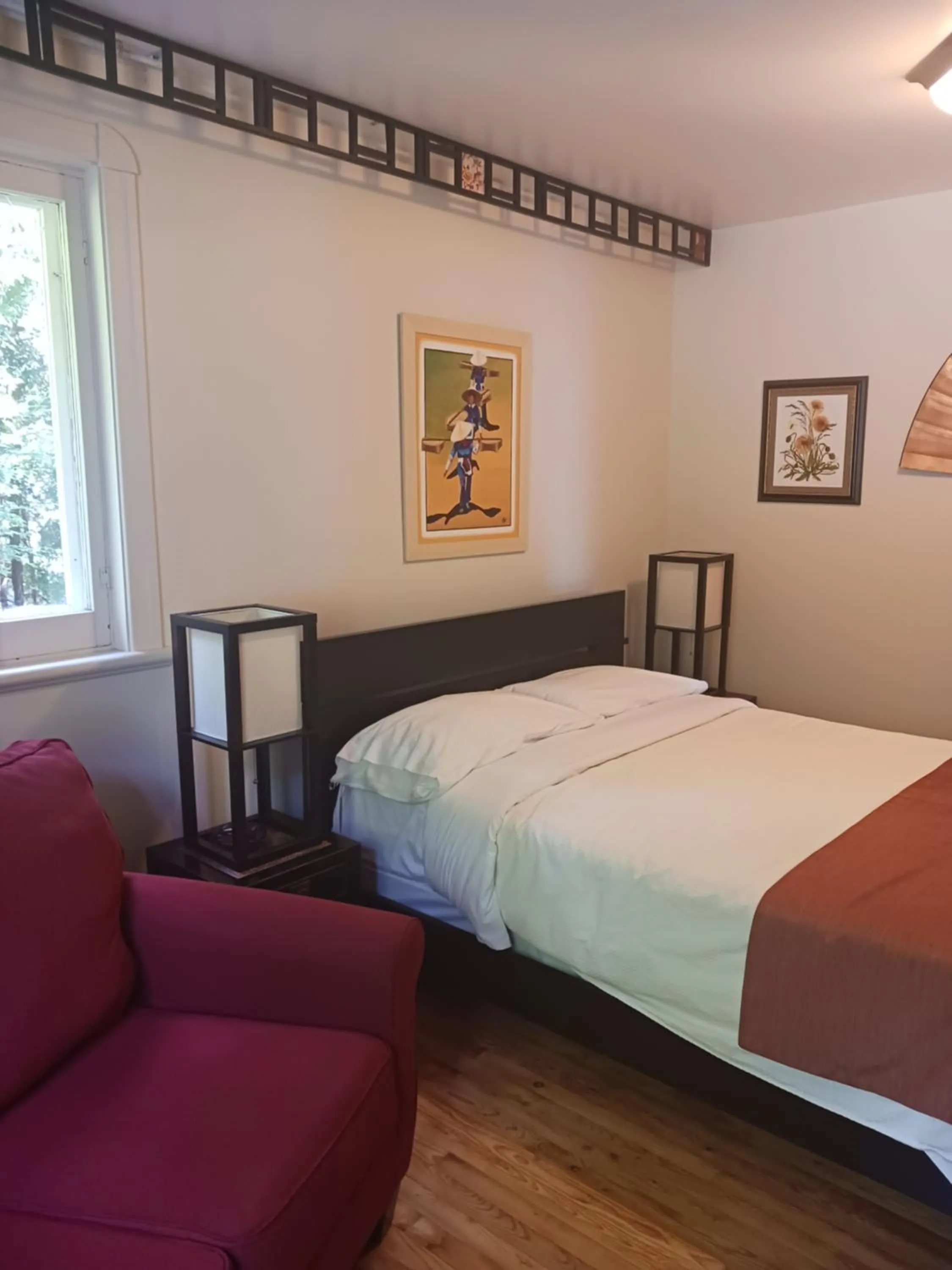 Bed in Auberge la maison sous les pins