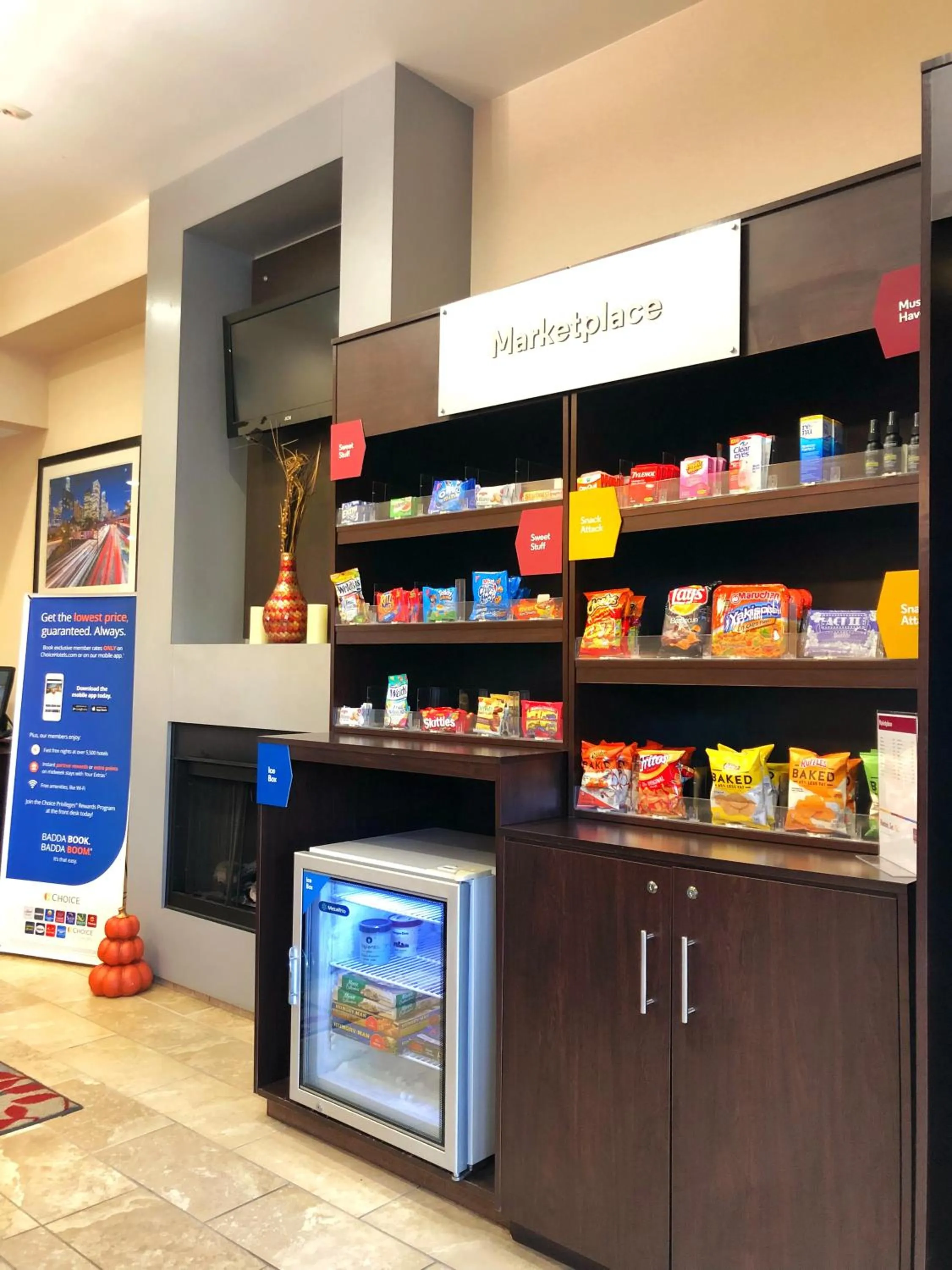 Food and drinks in Comfort Suites Near City of Industry - Los Angeles