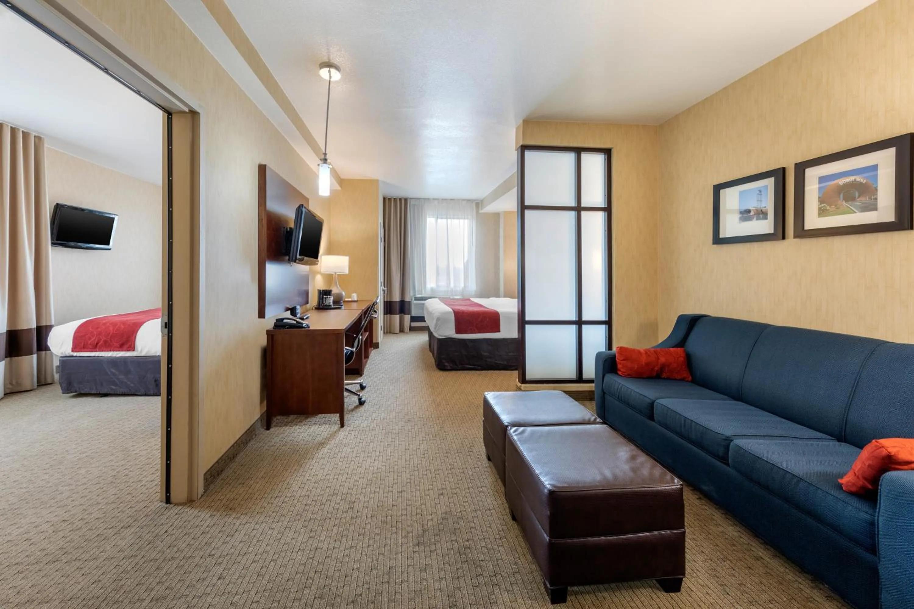 Photo of the whole room, Bed in Comfort Suites Near City of Industry - Los Angeles