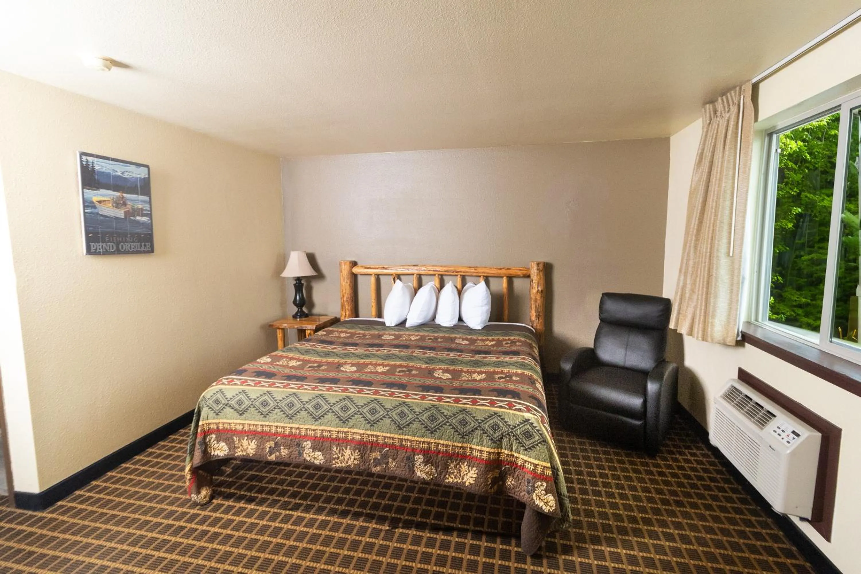 Bedroom, Bed in FairBridge Inn and Suites Sandpoint