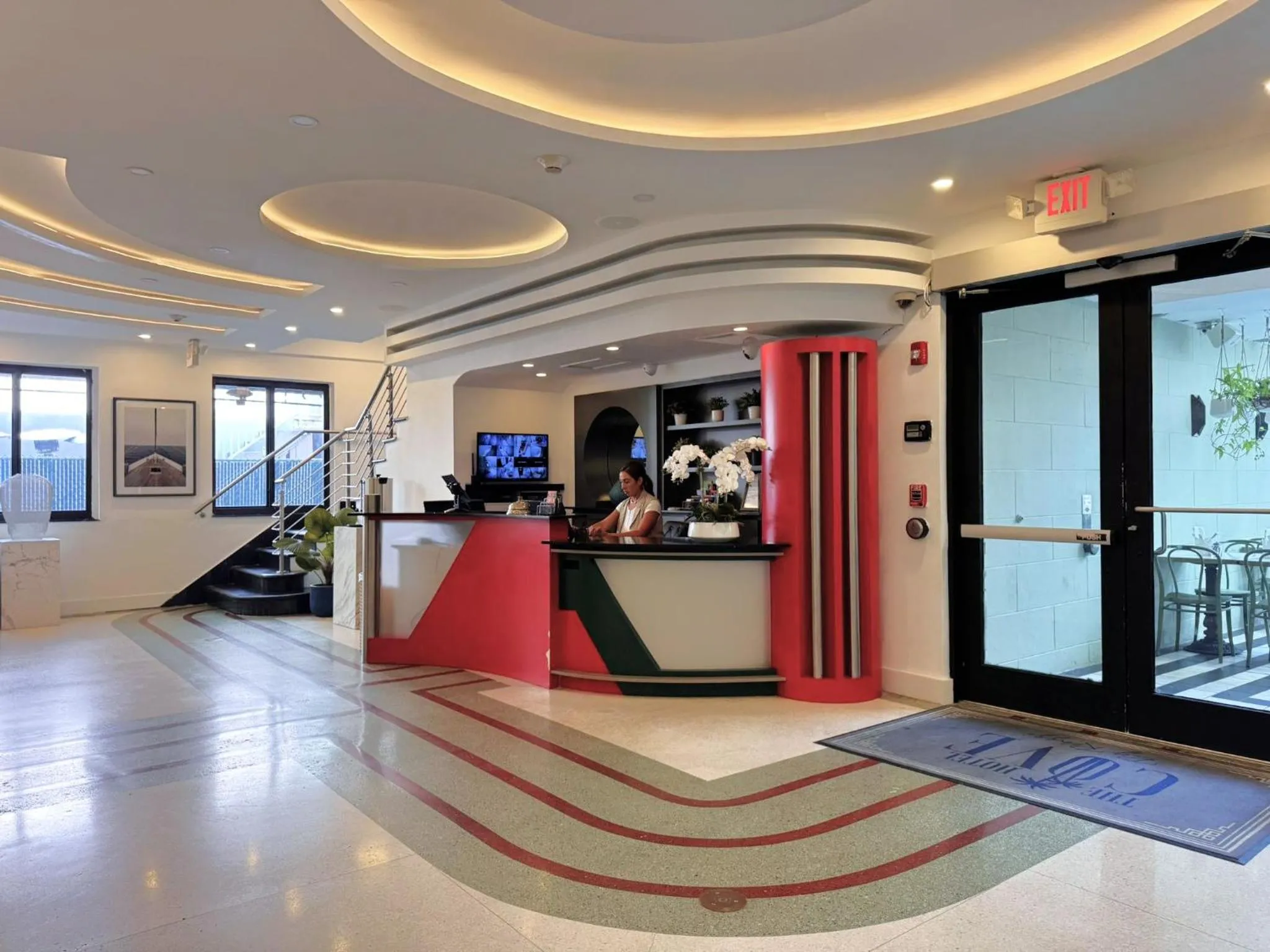 Communal lounge/ TV room in The Cove By Renzzi