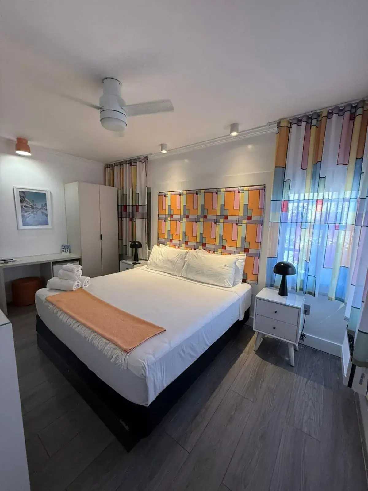 Bed in The Cove By Renzzi Bed in The Cove By Renzzi