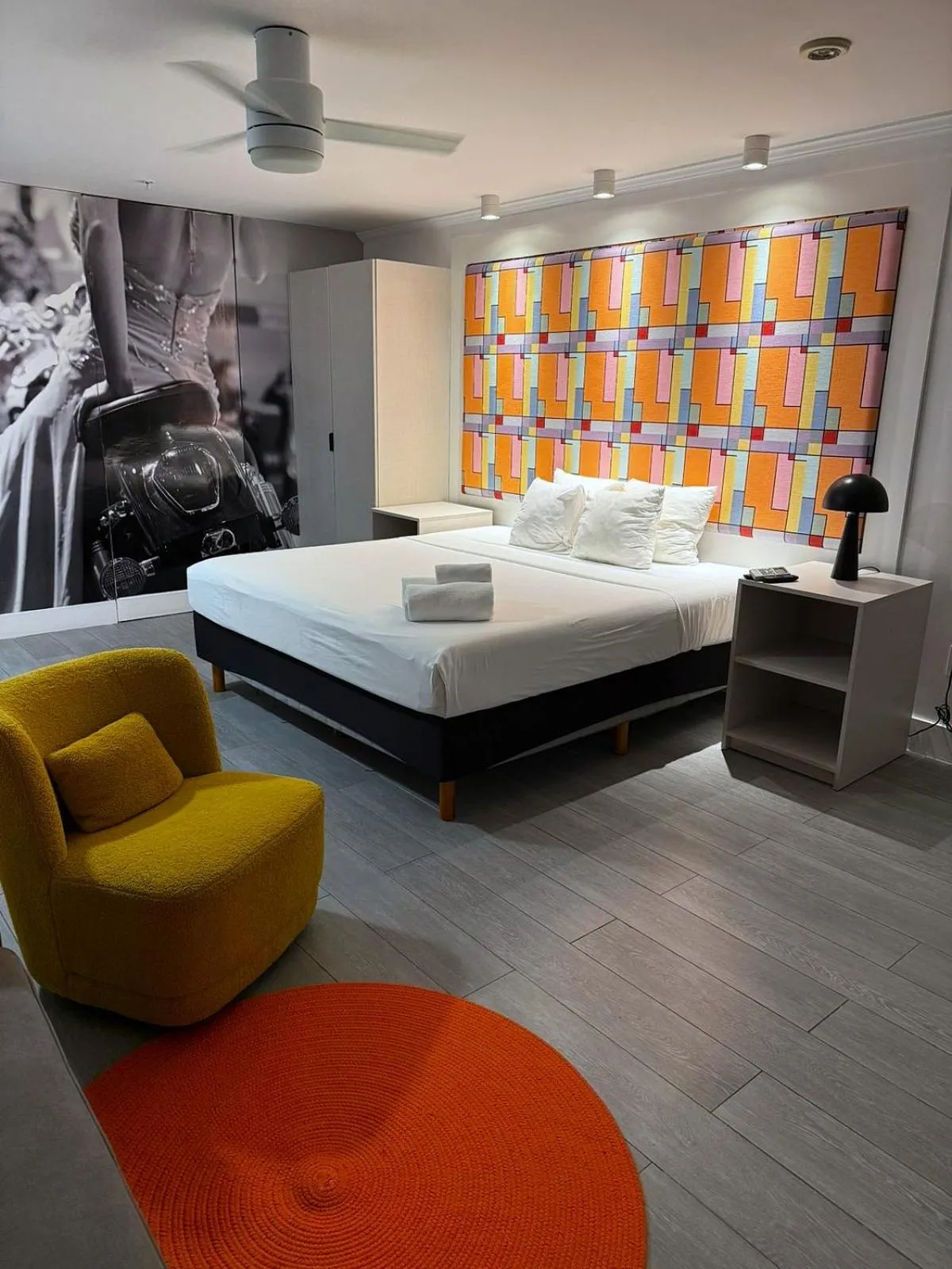 Bed in The Cove By Renzzi