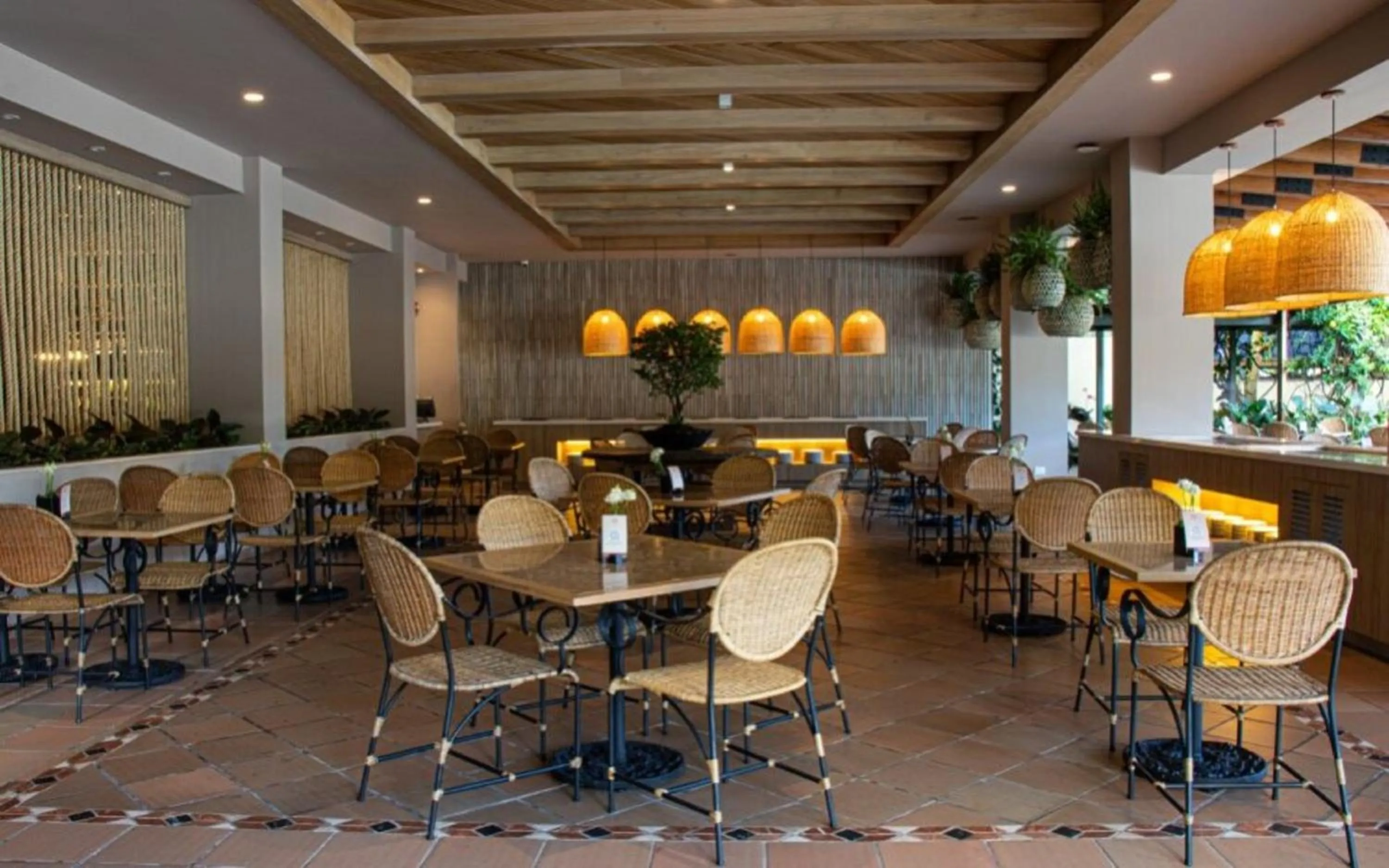 Restaurant/places to eat in Hotel Estelar Altamira