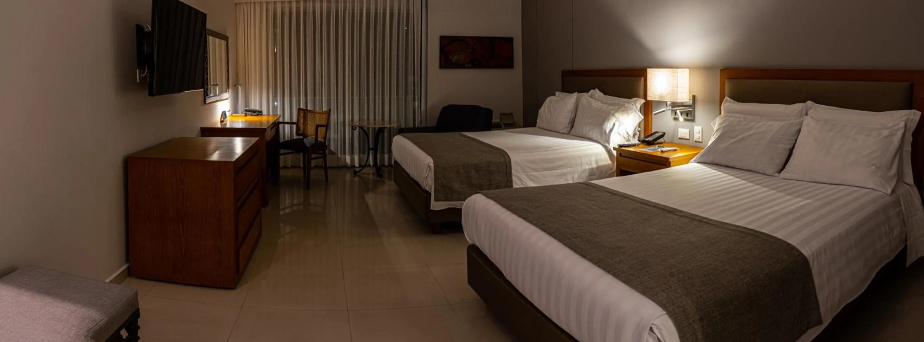 Photo of the whole room, Bed in Hotel Estelar Altamira