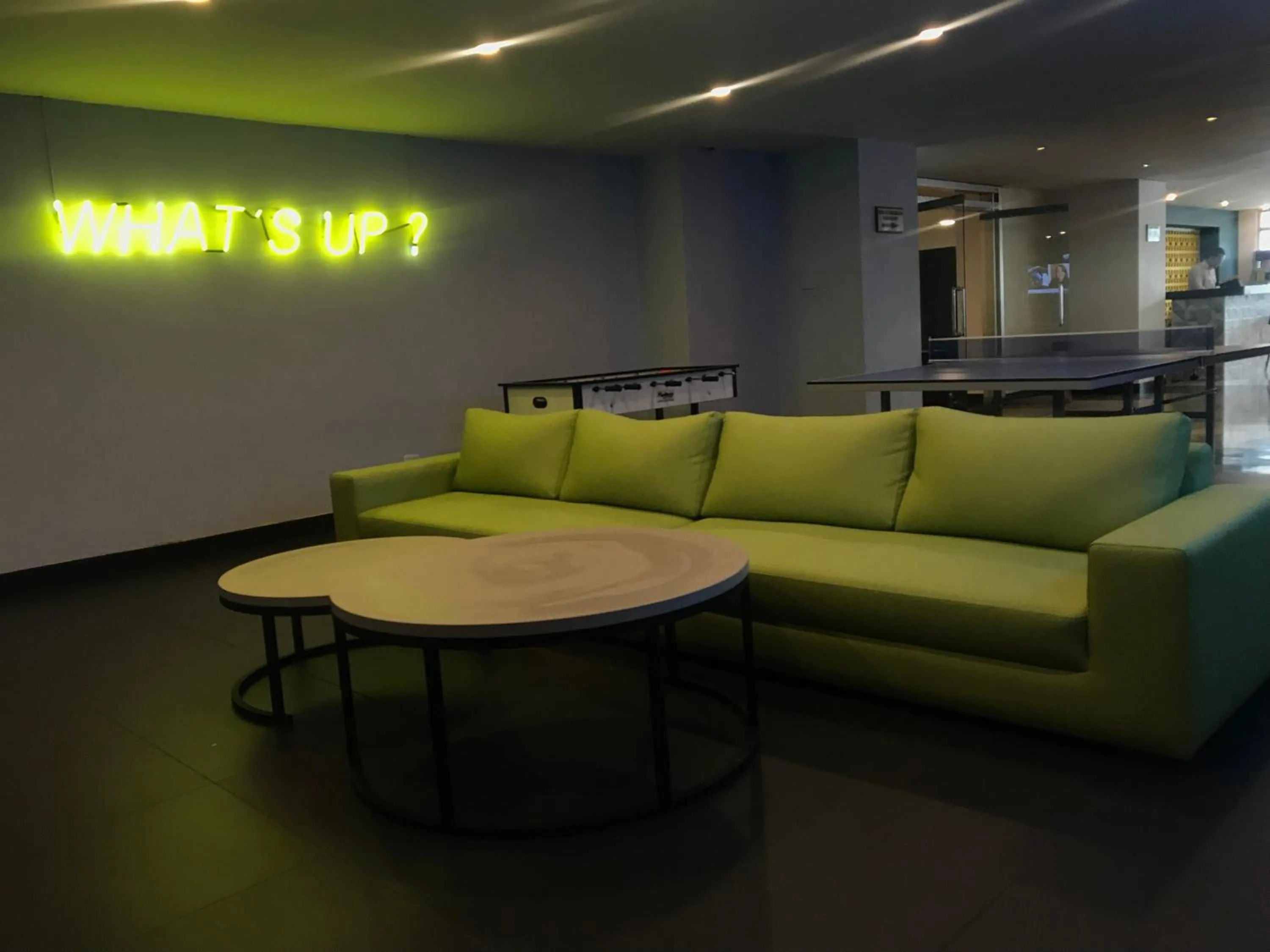 Communal lounge/ TV room in Pop Art Hotel Las Colinas Manizales