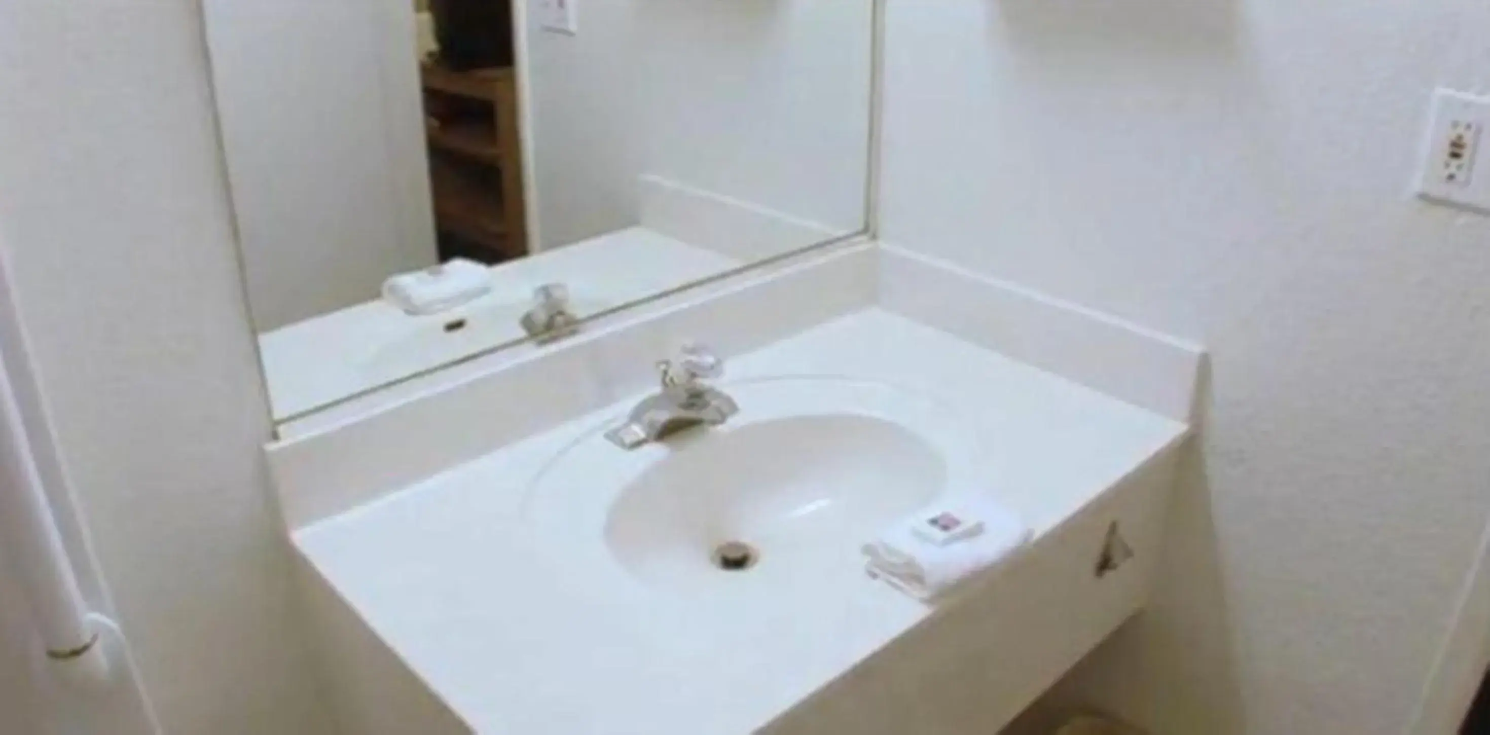 Bathroom in Motel 6-Silver City, NM Bathroom in Motel 6-Silver City, NM