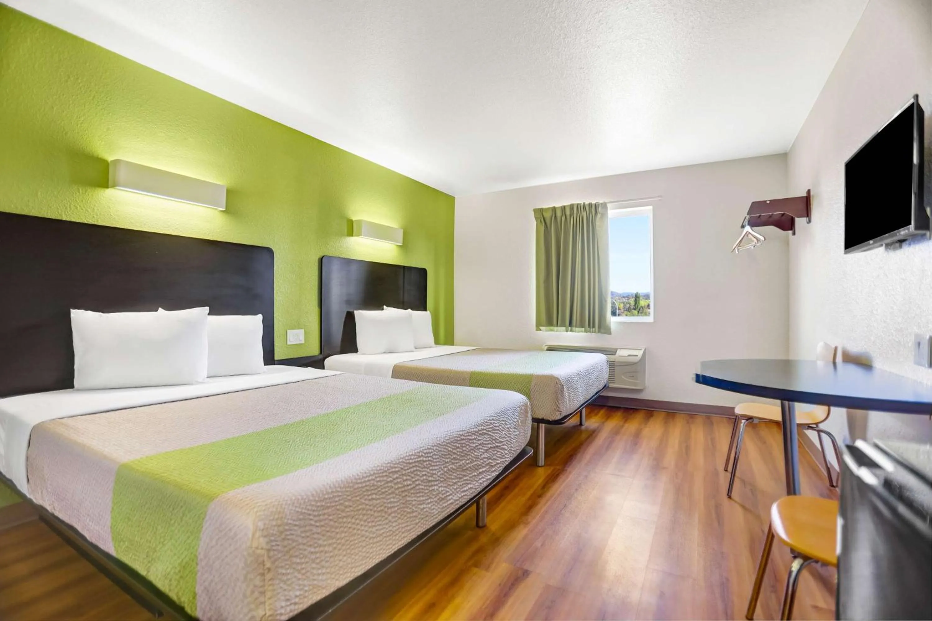 Photo of the whole room, Bed in Motel 6-Silver City, NM