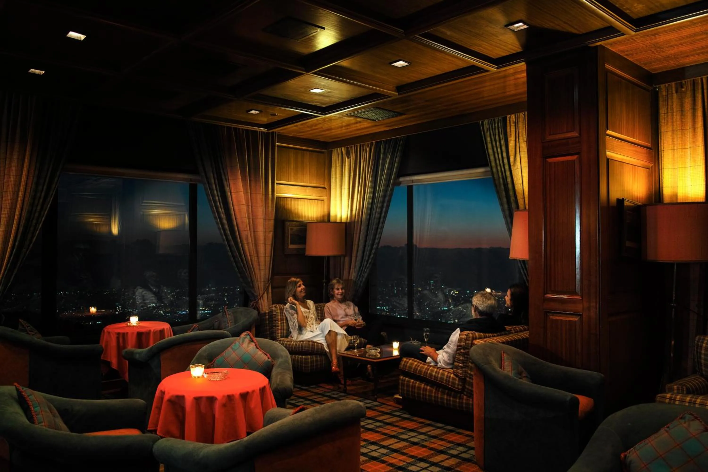 Lounge or bar in Hotel Al Bustan