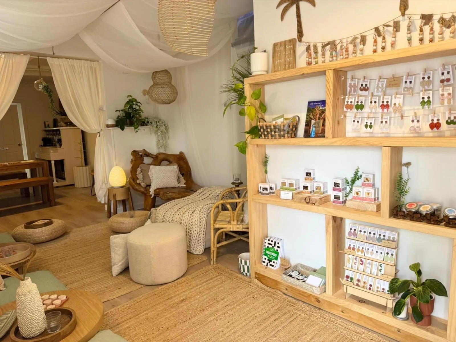 Communal lounge/ TV room in Barossa Palms Motel