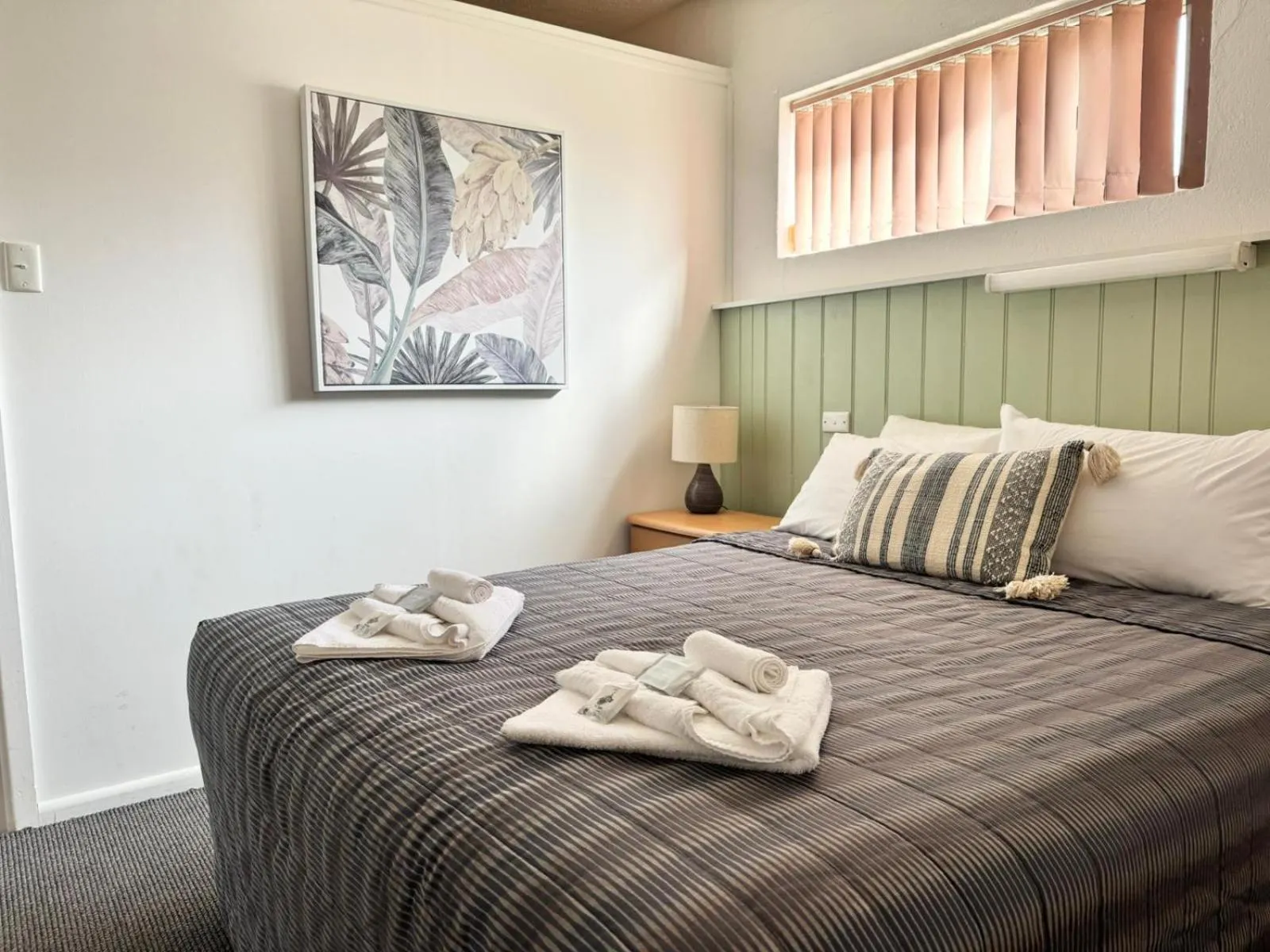 Bed in Barossa Palms Motel